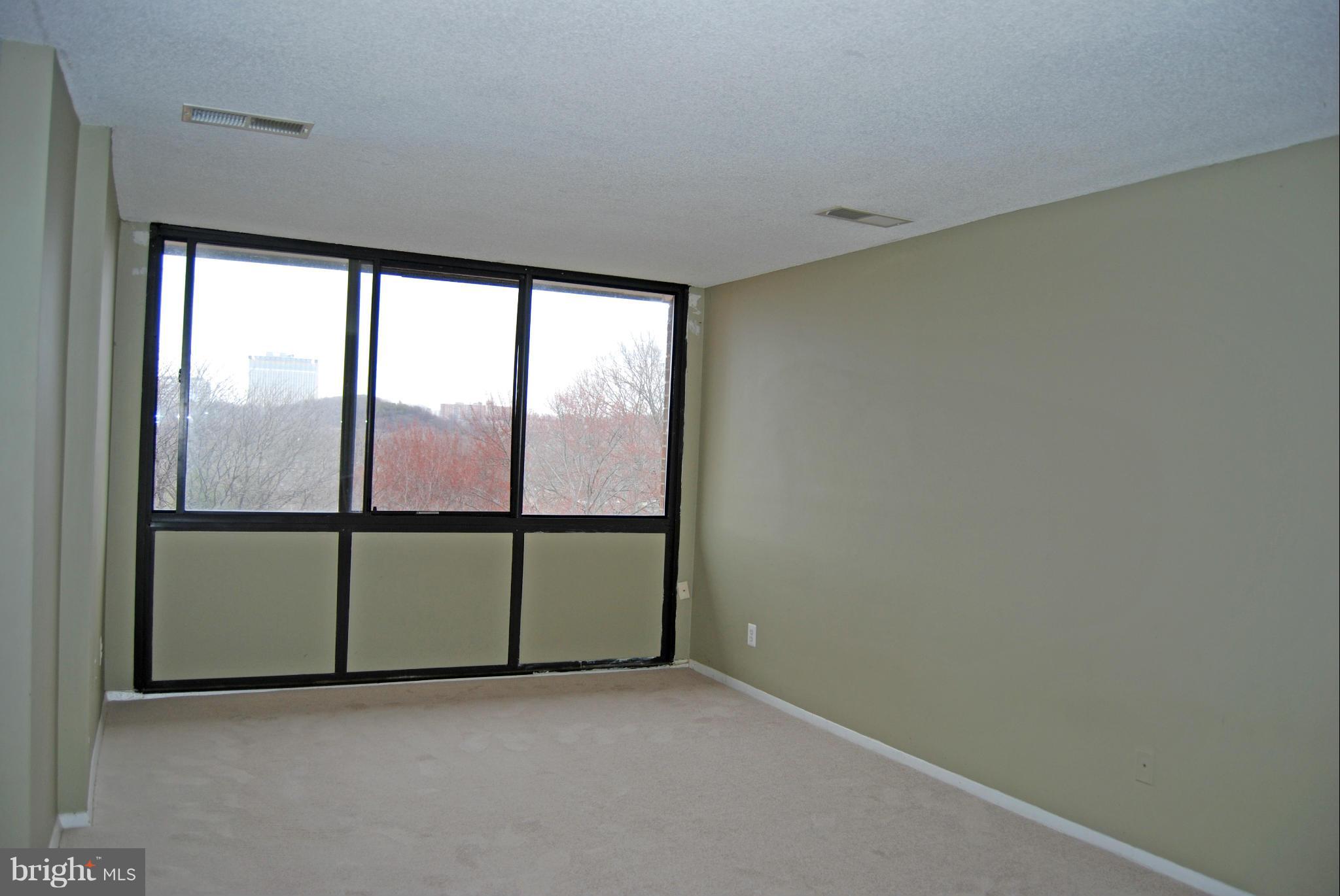 SAXONY SQUARE - Residential