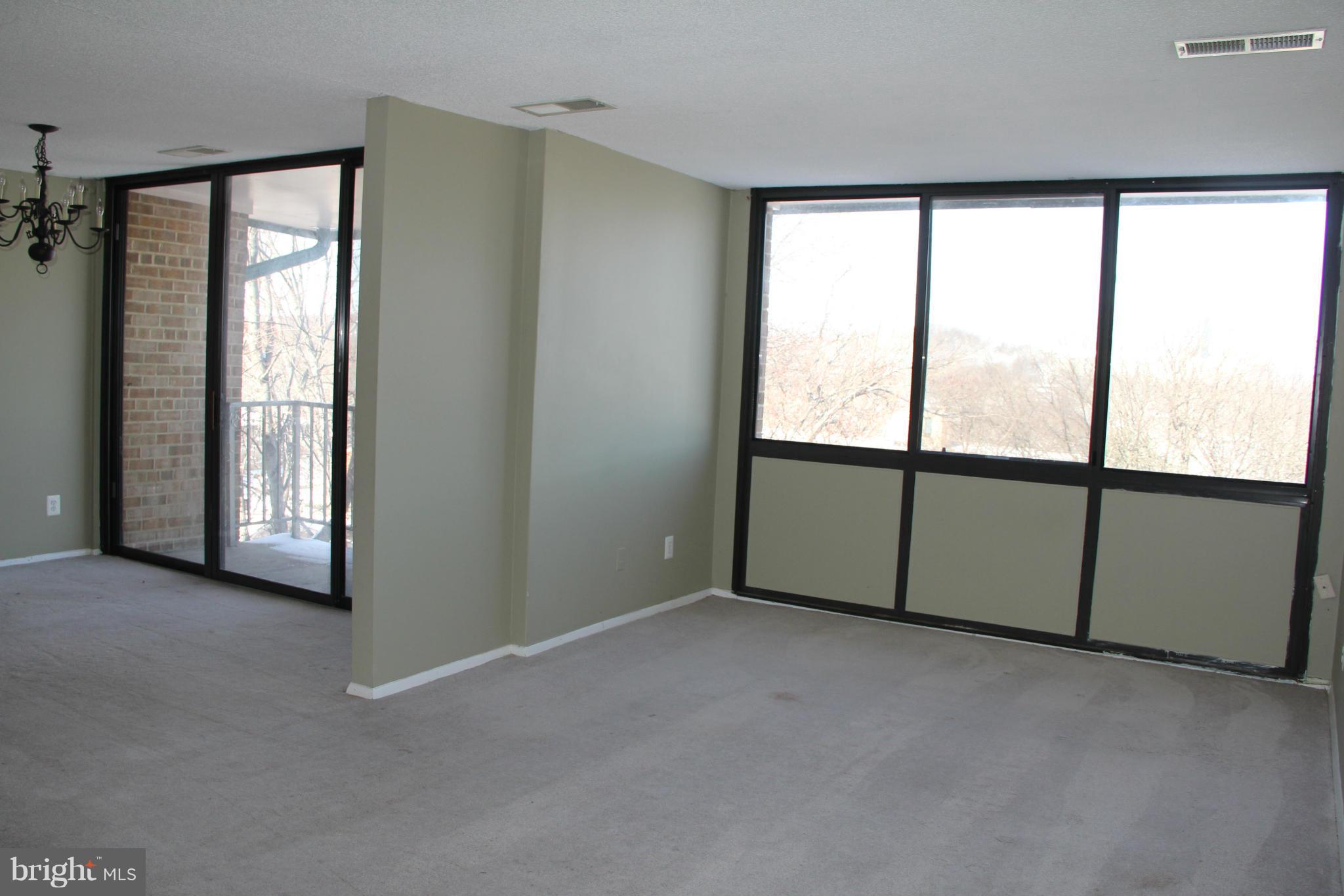 SAXONY SQUARE - Residential