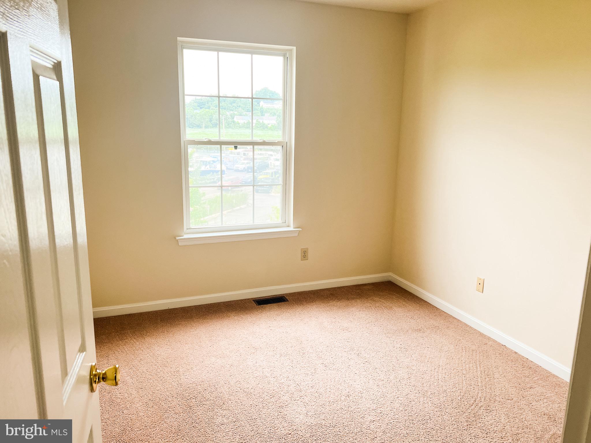 CAPTAINS QUARTER CONDOMINIUM - Residential Lease