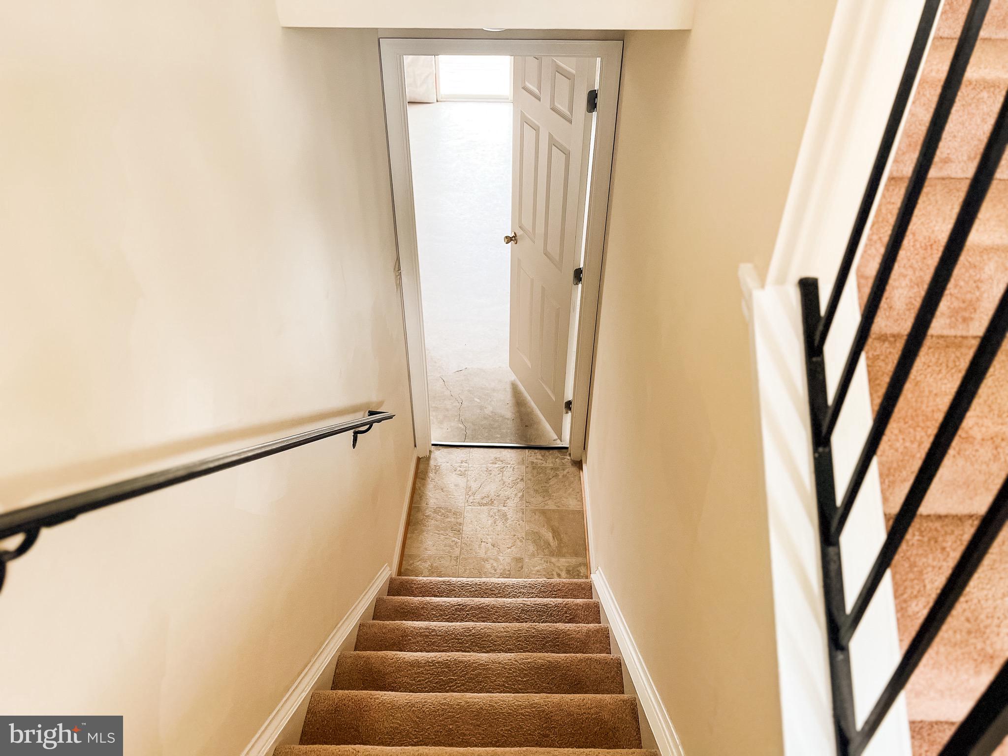 CAPTAINS QUARTER CONDOMINIUM - Residential Lease