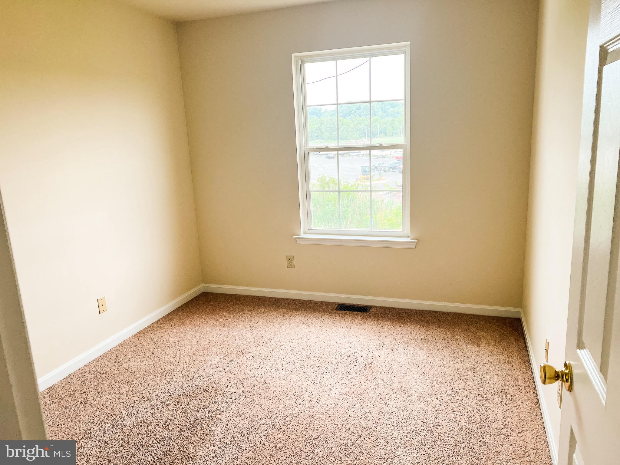 CAPTAINS QUARTER CONDOMINIUM - Residential Lease