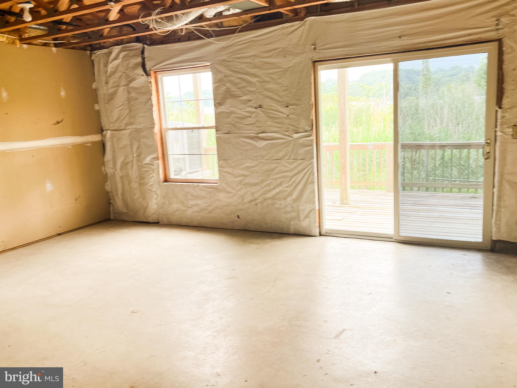 CAPTAINS QUARTER CONDOMINIUM - Residential Lease