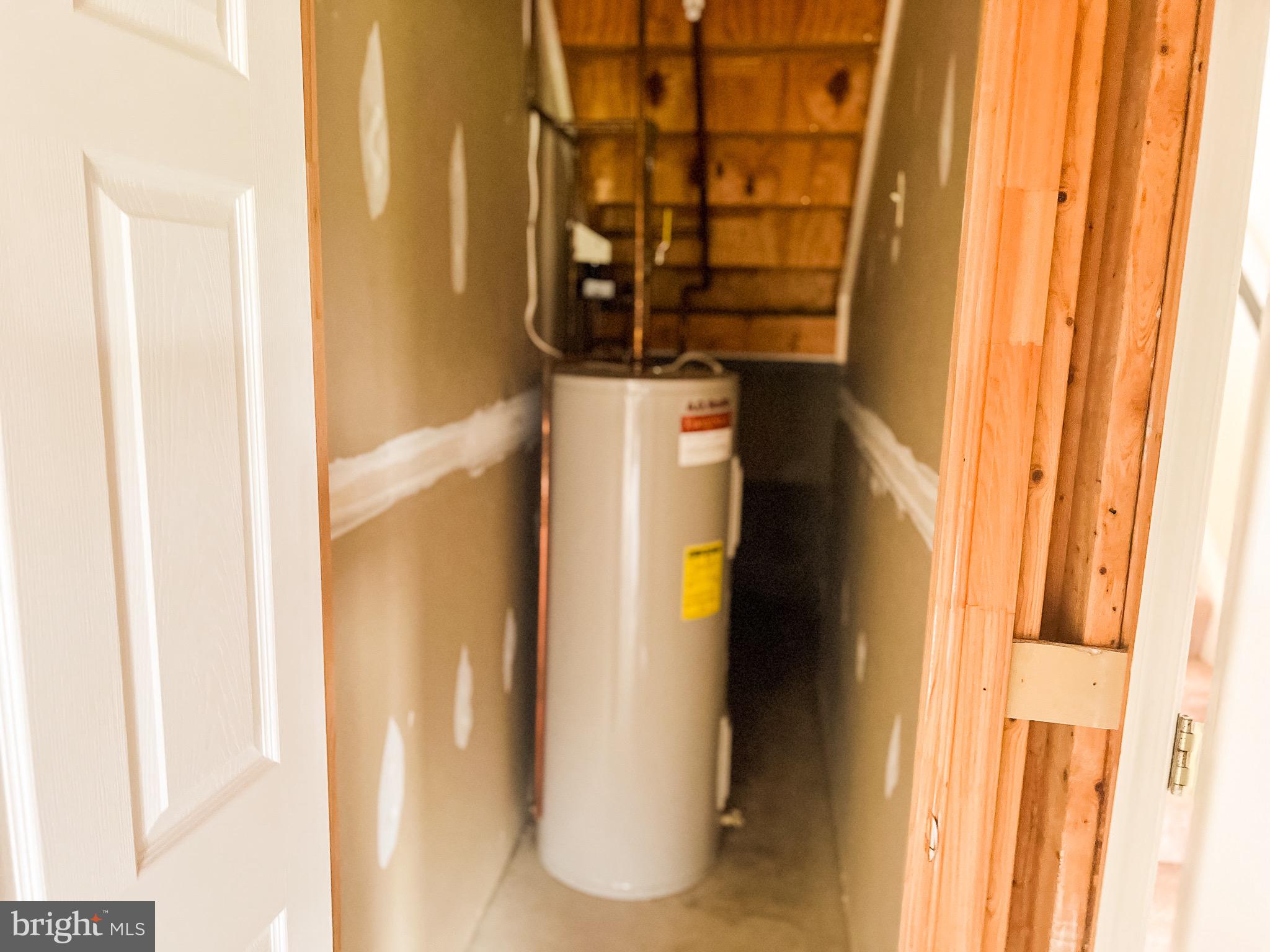 CAPTAINS QUARTER CONDOMINIUM - Residential Lease