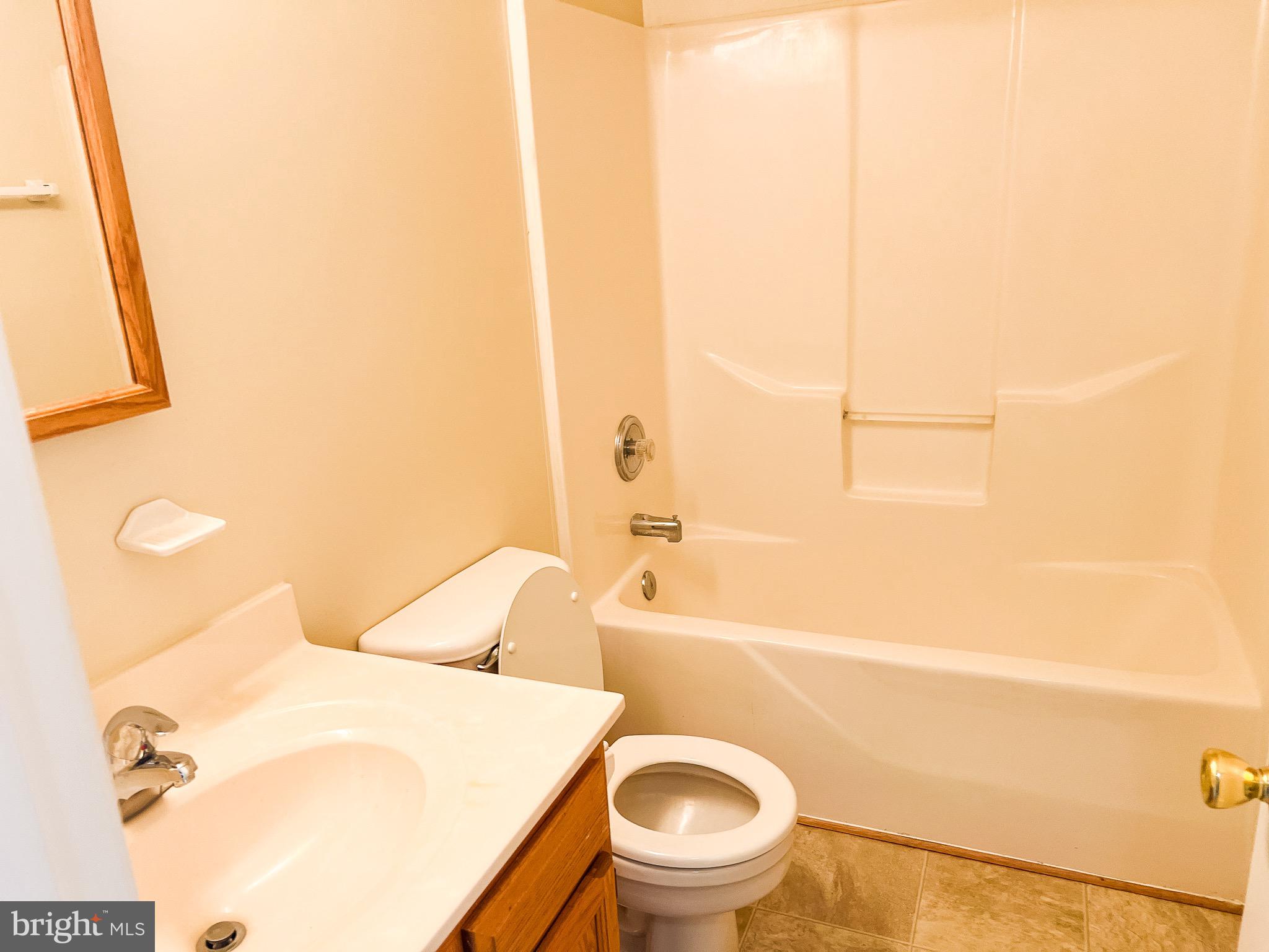 CAPTAINS QUARTER CONDOMINIUM - Residential Lease