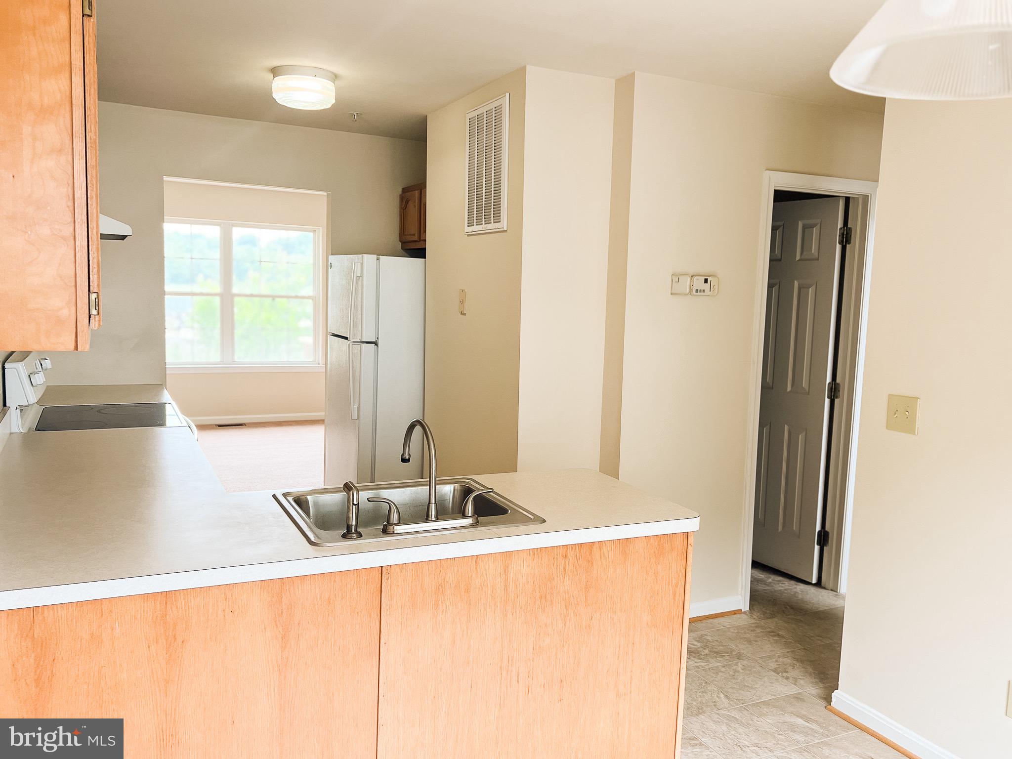 CAPTAINS QUARTER CONDOMINIUM - Residential Lease