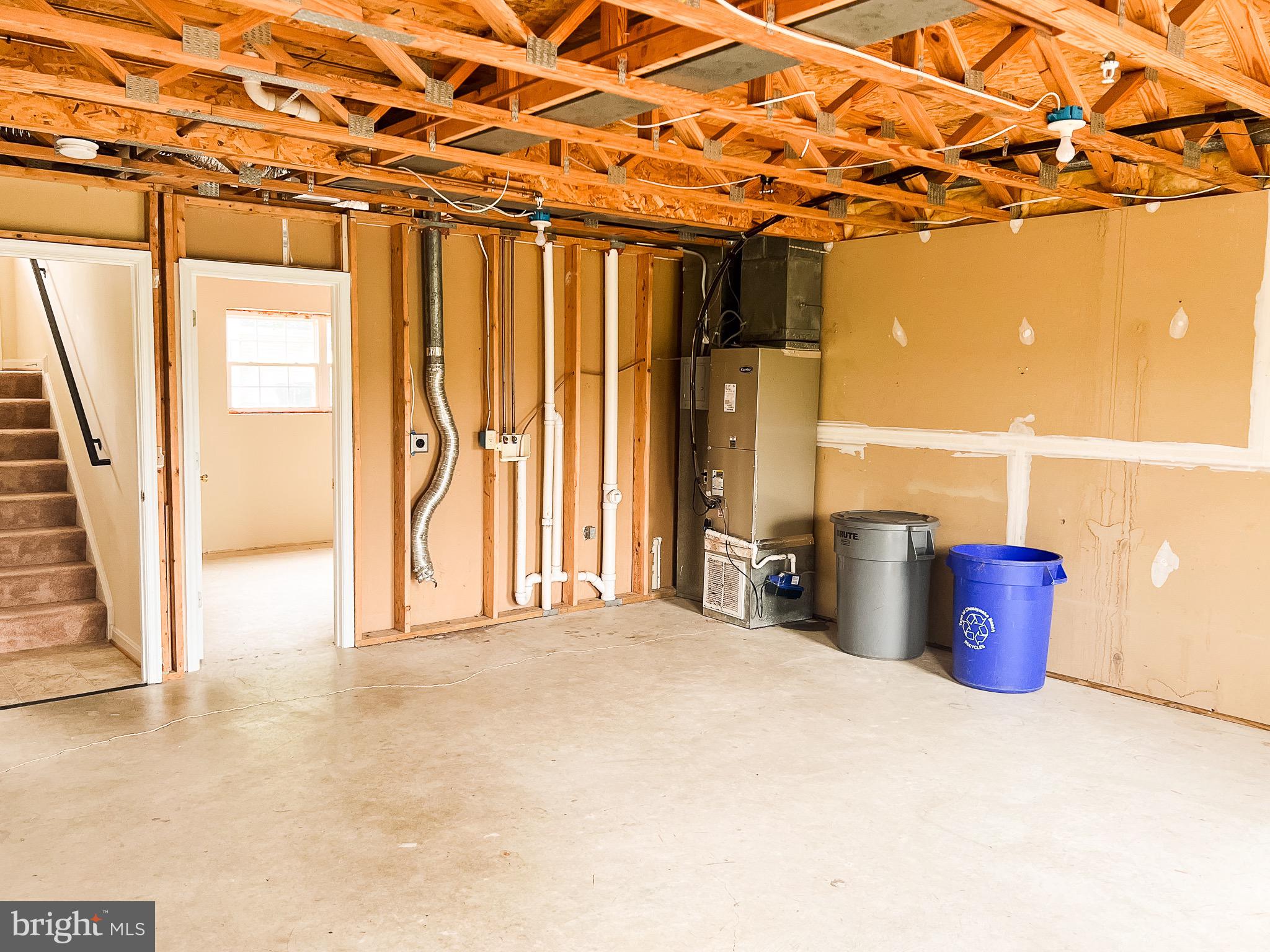 CAPTAINS QUARTER CONDOMINIUM - Residential Lease