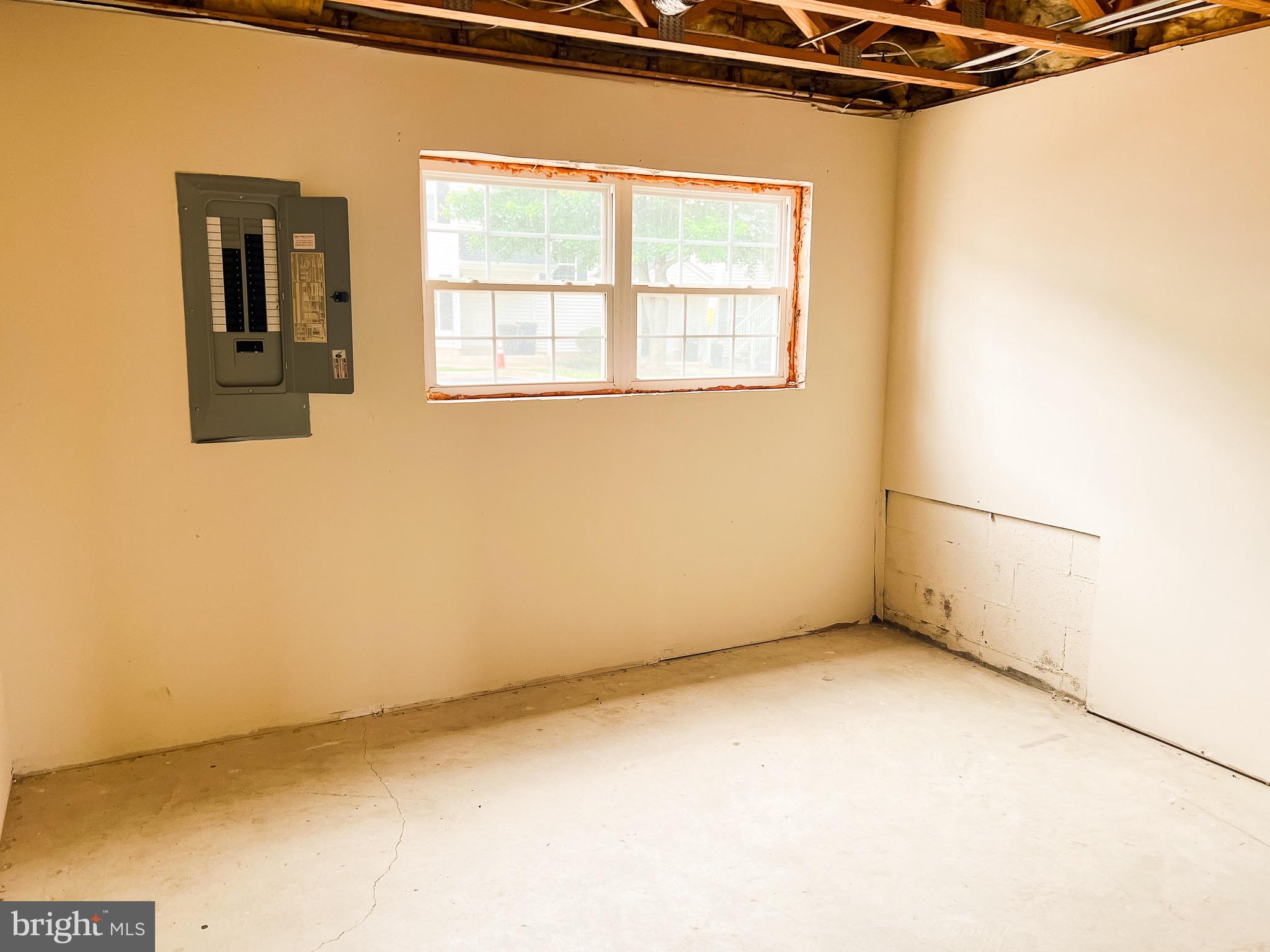 CAPTAINS QUARTER CONDOMINIUM - Residential Lease