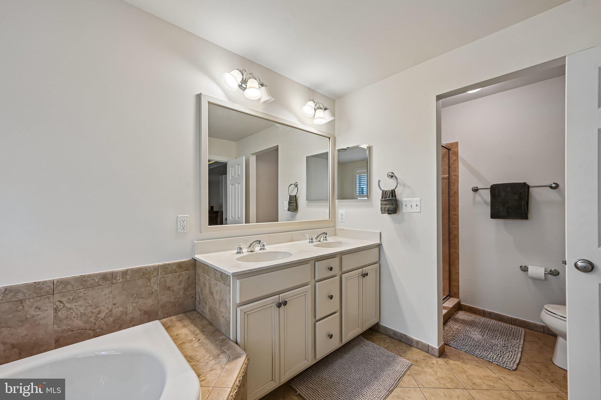 THE ENCLAVE AT ARUNDEL PRESERVE - Residential
