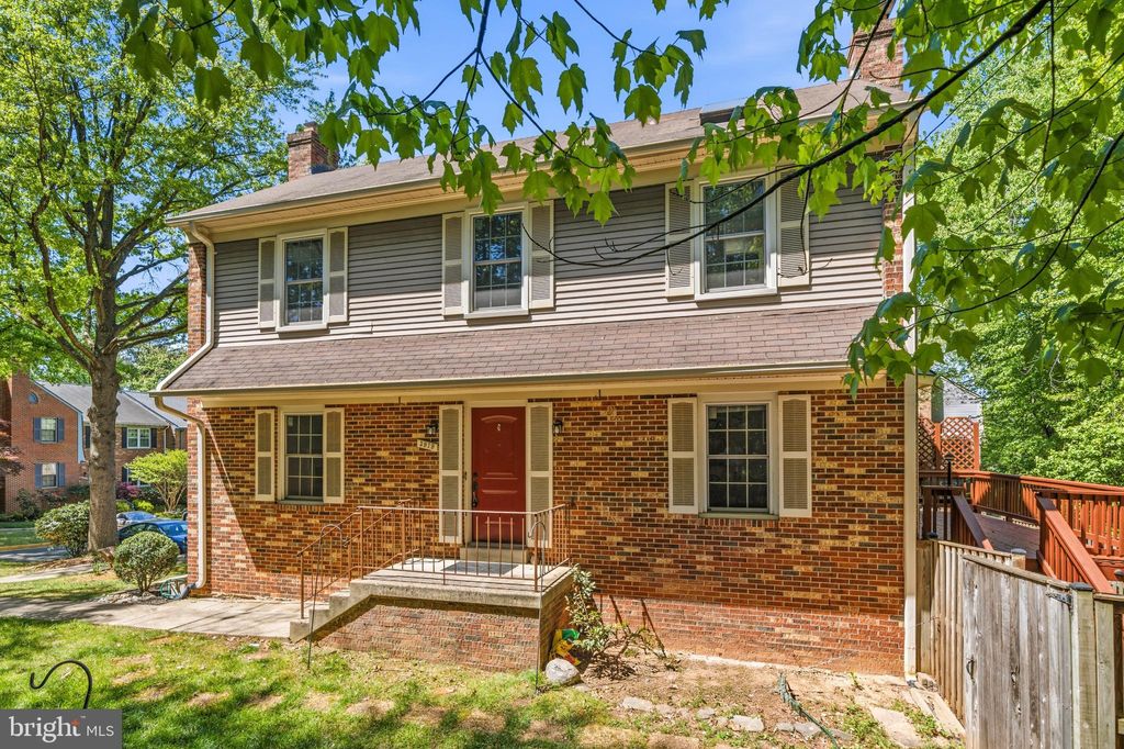 Photo of 3979 Burning Bush Court, FAIRFAX, VA 22033 (MLS # VAFX2304296)