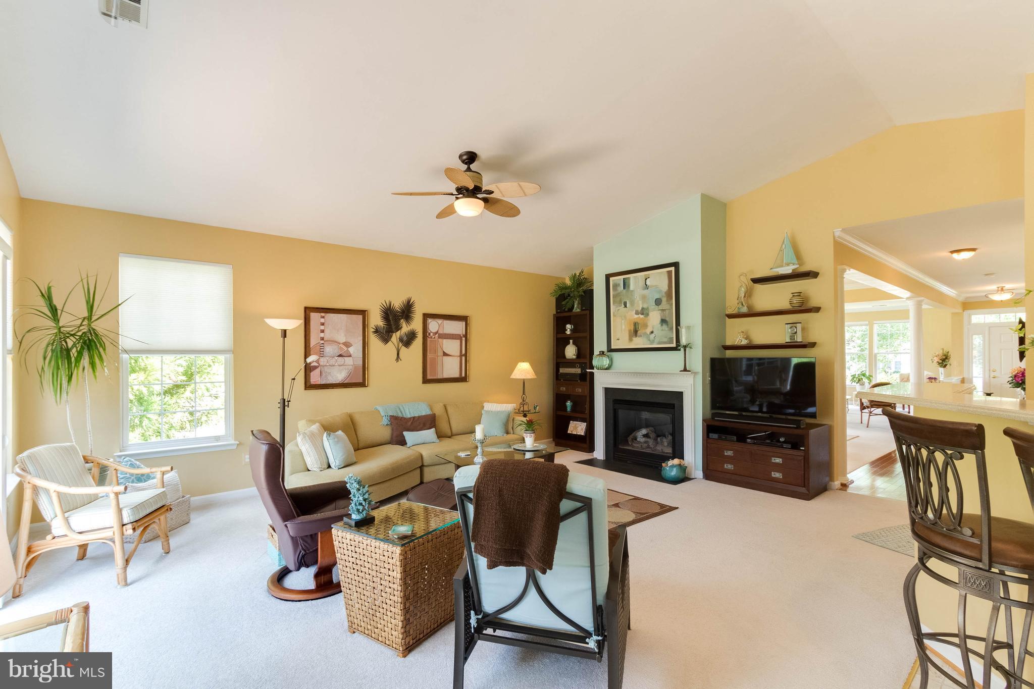 FOUR SEASONS - Residential