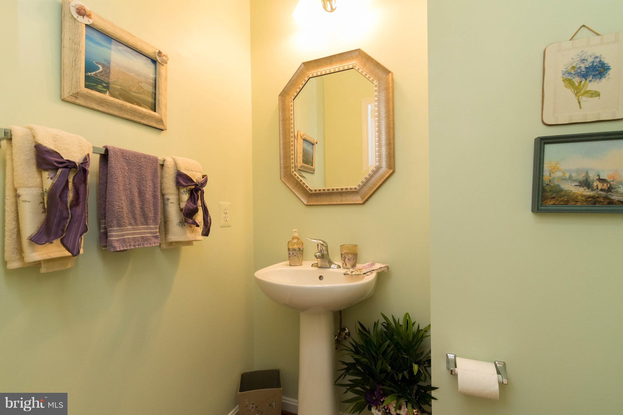 FOUR SEASONS - Residential