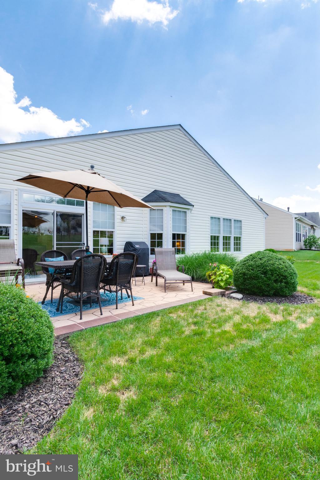 FOUR SEASONS - Residential