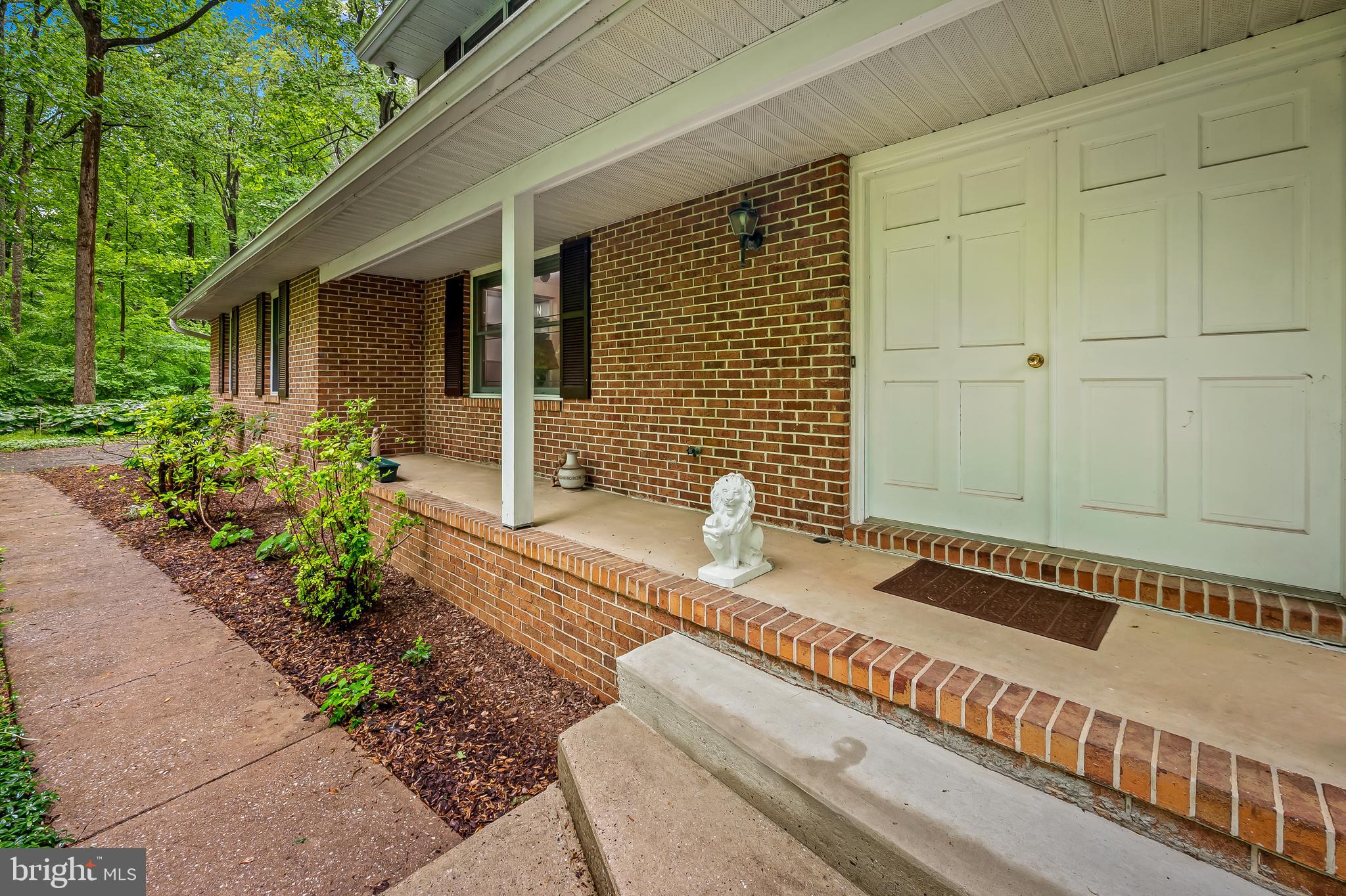 17 PINEWOOD FARM COURT