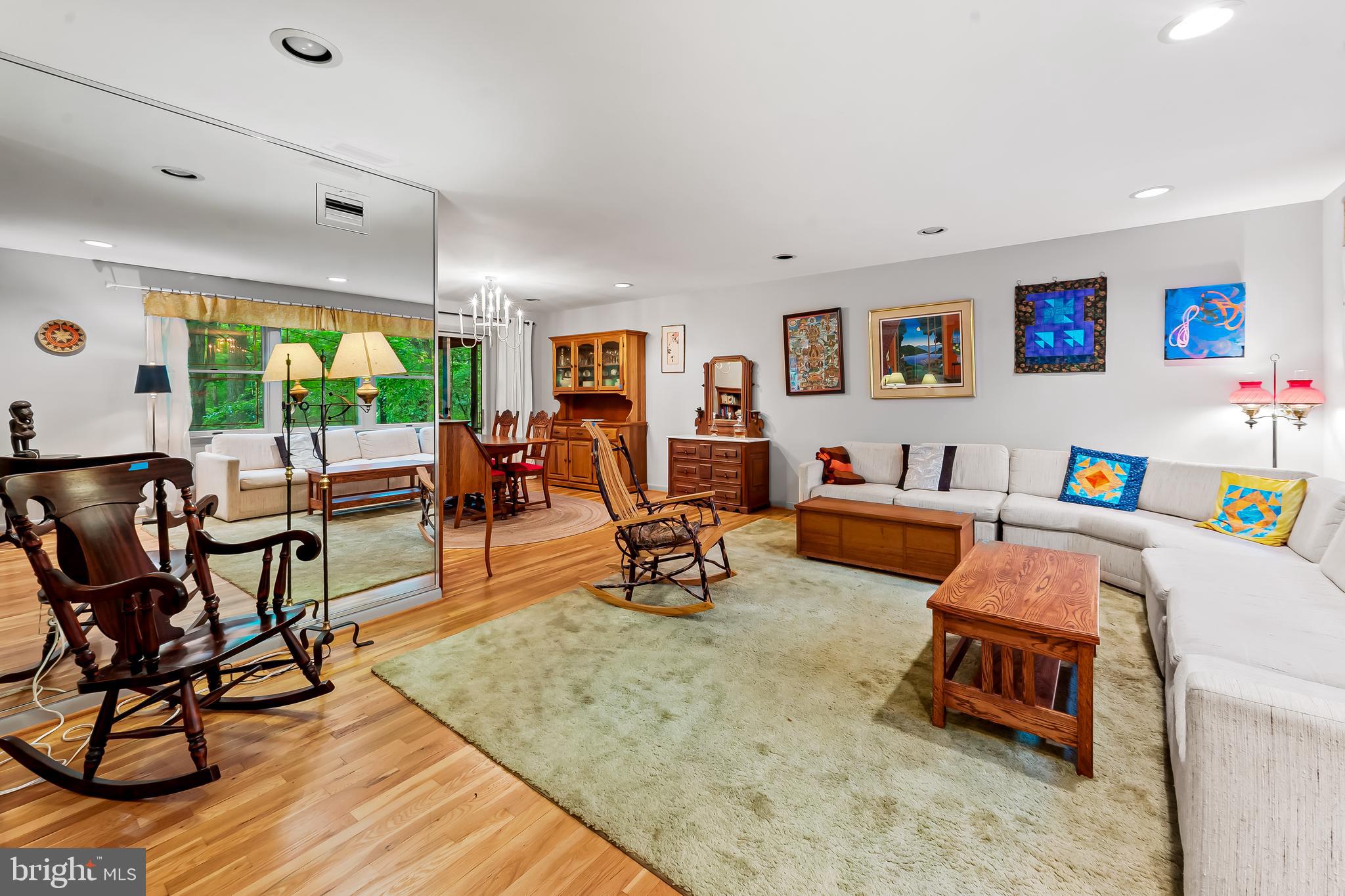 17 PINEWOOD FARM COURT