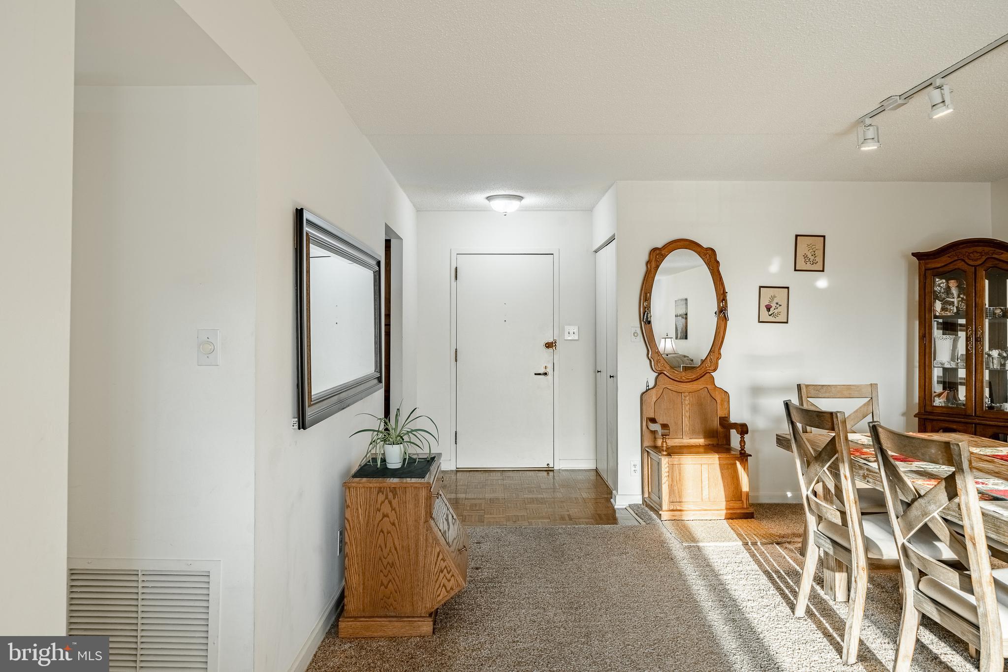 VALLEY FORGE TOWER - Residential