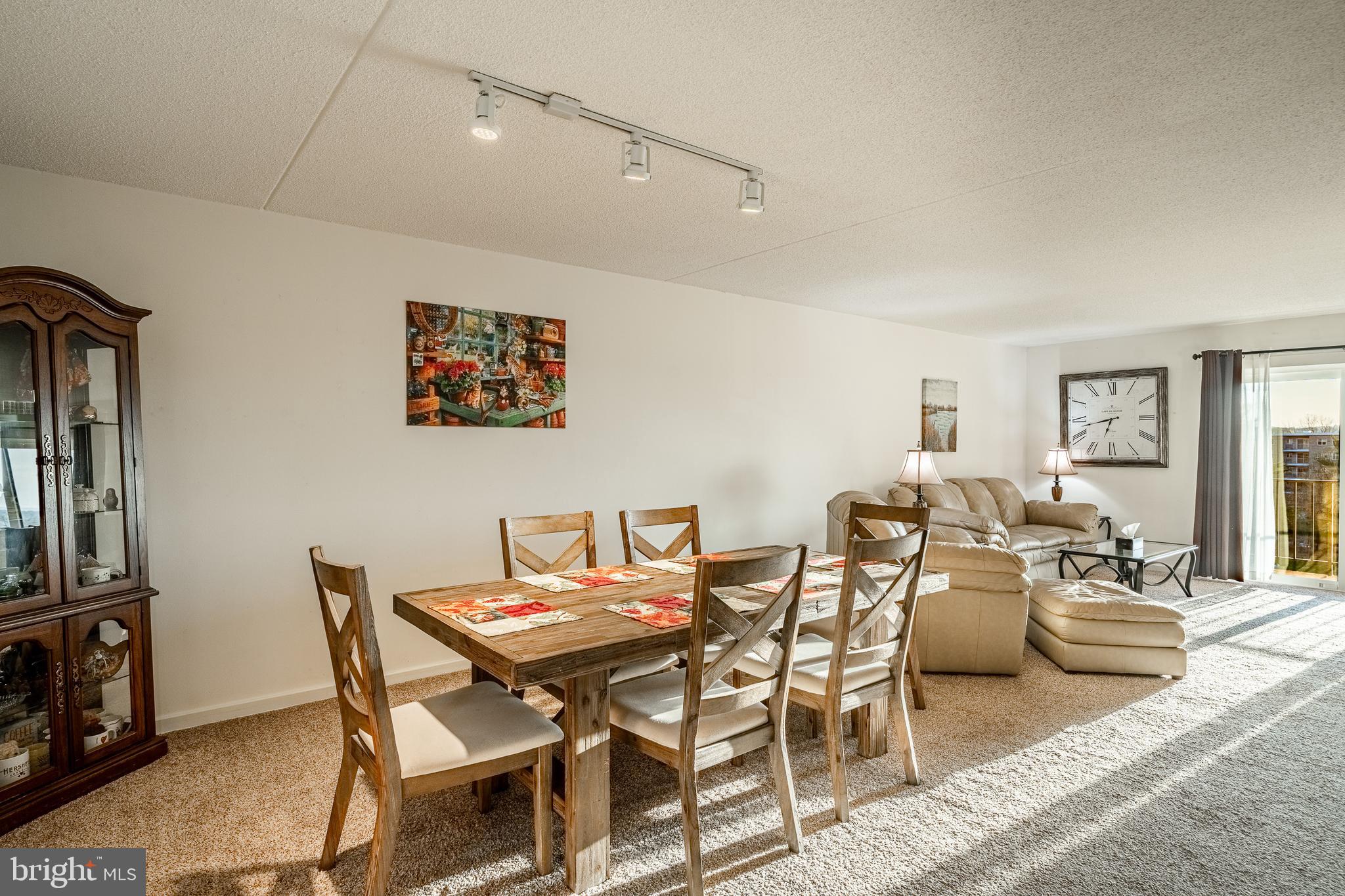 VALLEY FORGE TOWER - Residential