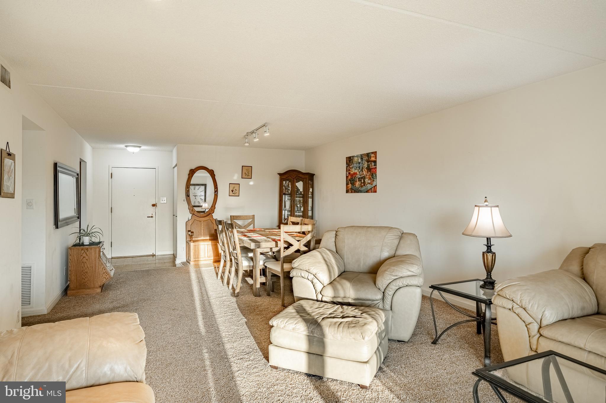 VALLEY FORGE TOWER - Residential