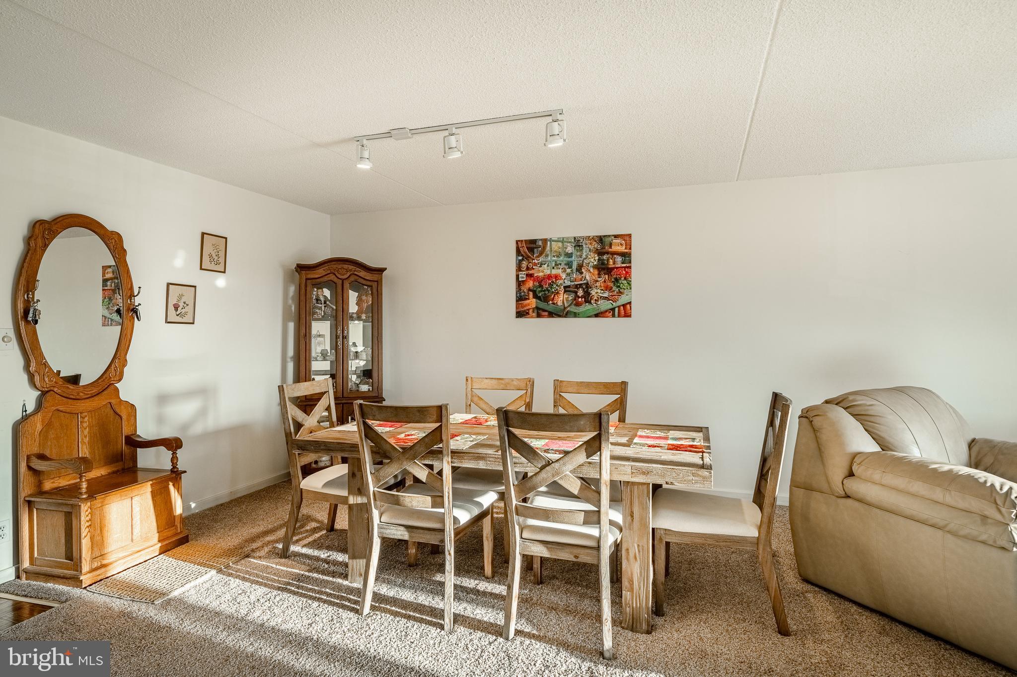 VALLEY FORGE TOWER - Residential