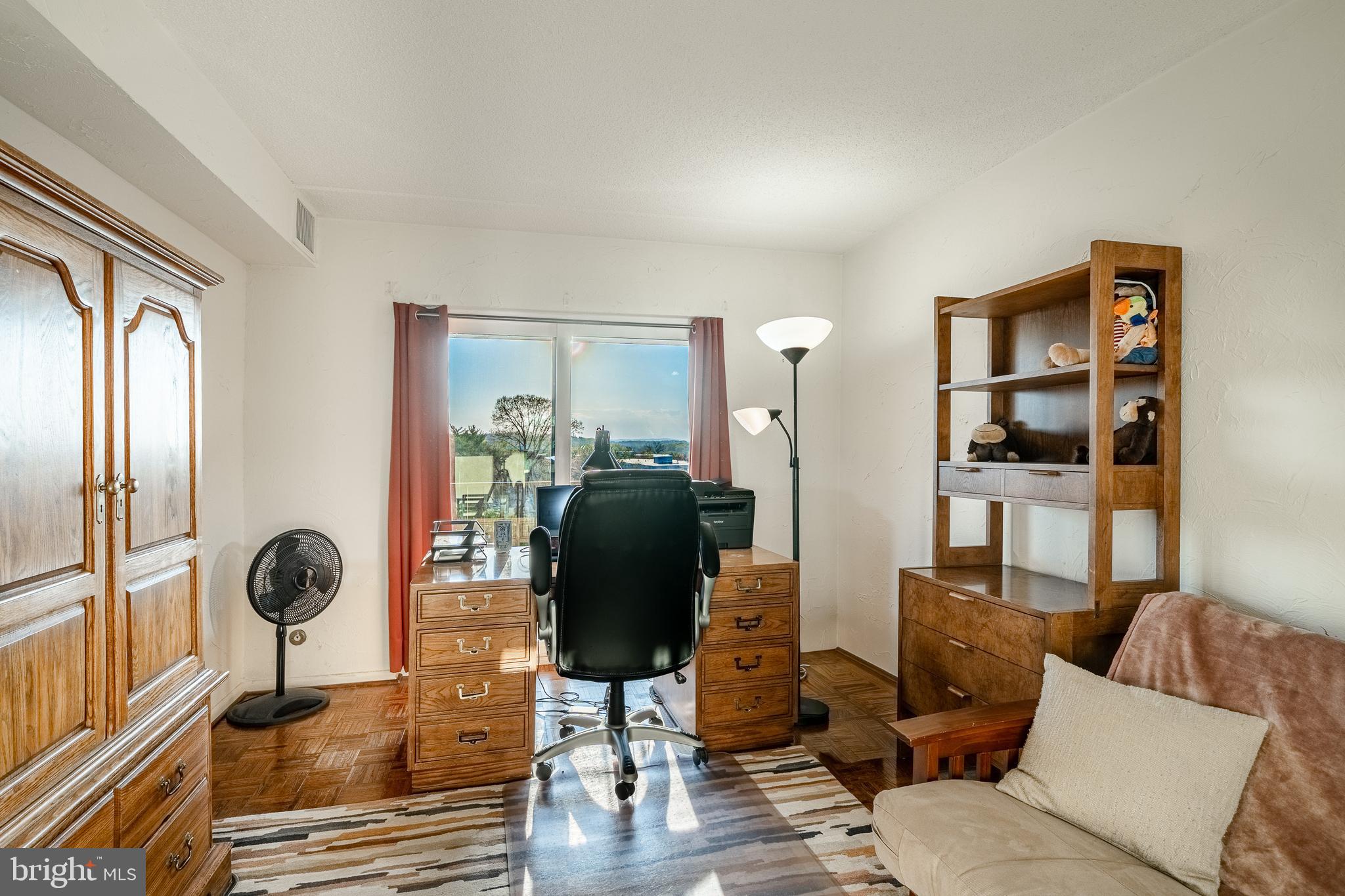 VALLEY FORGE TOWER - Residential