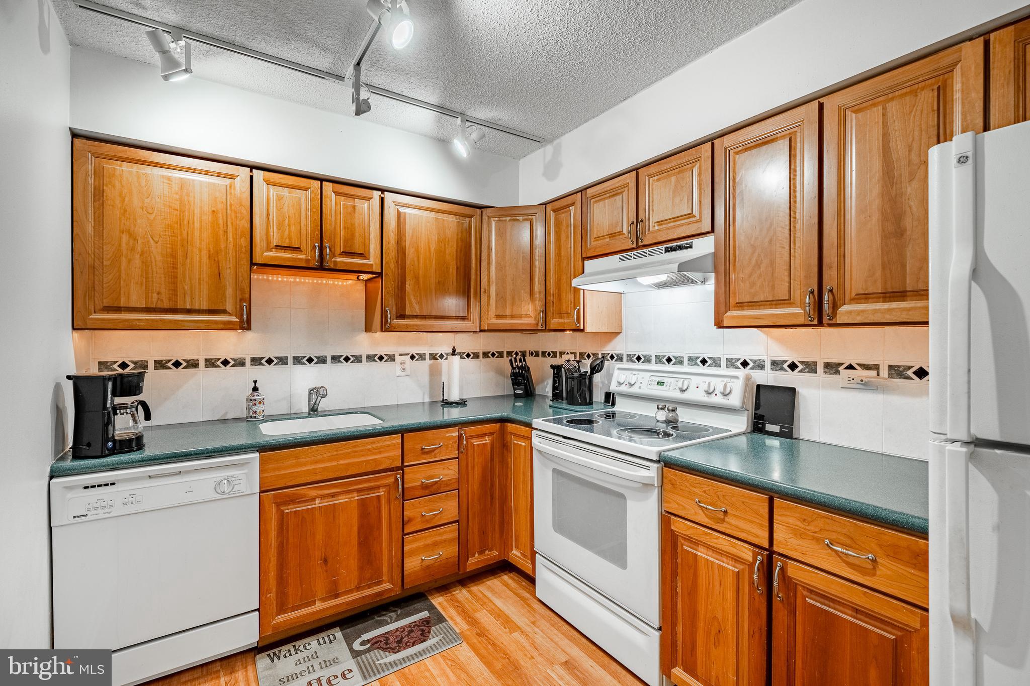 VALLEY FORGE TOWER - Residential