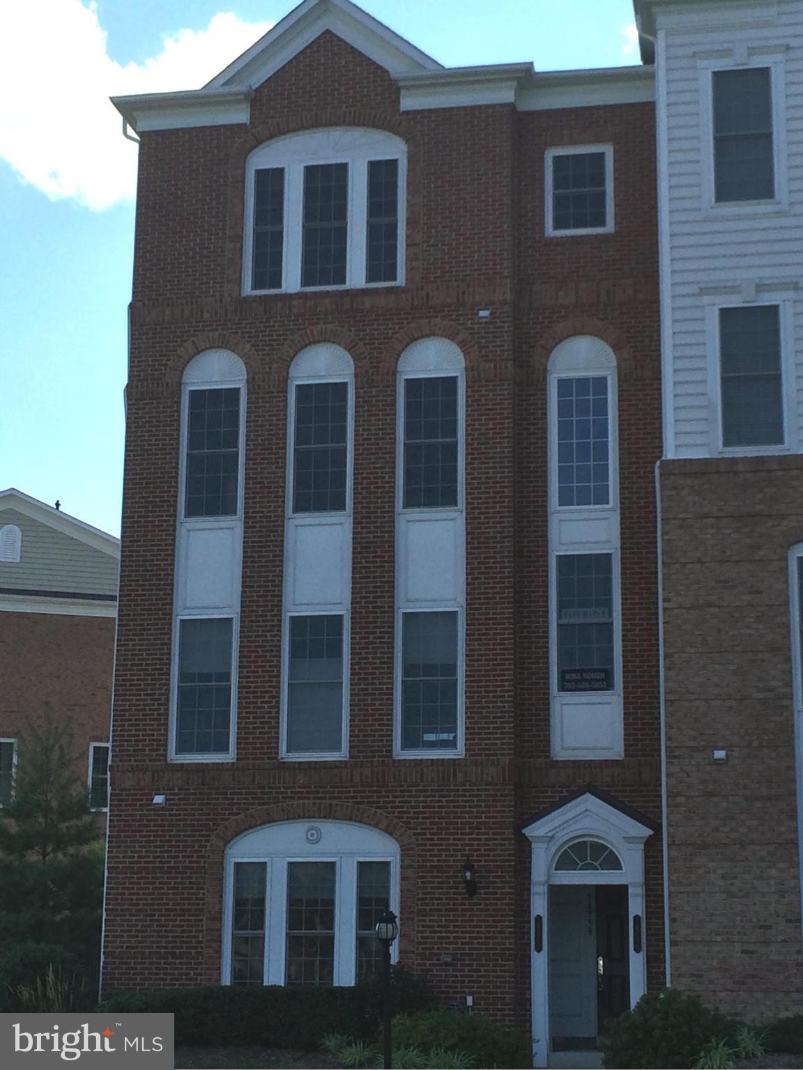 POTOMAC CLUB - Residential Lease