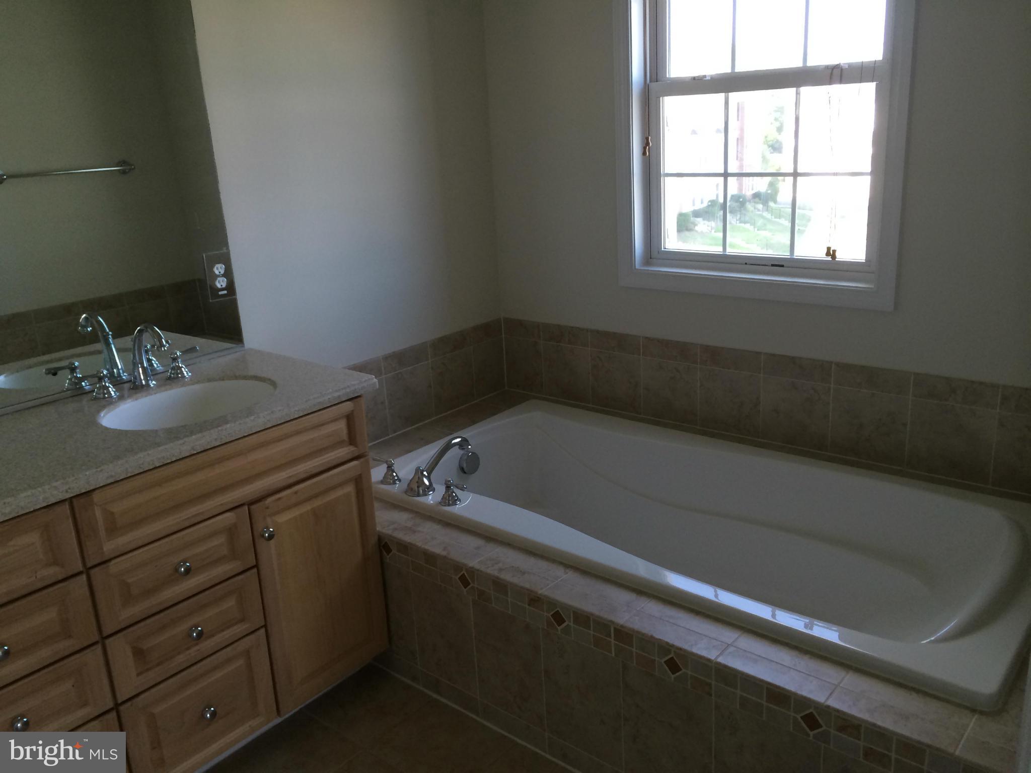 POTOMAC CLUB - Residential Lease