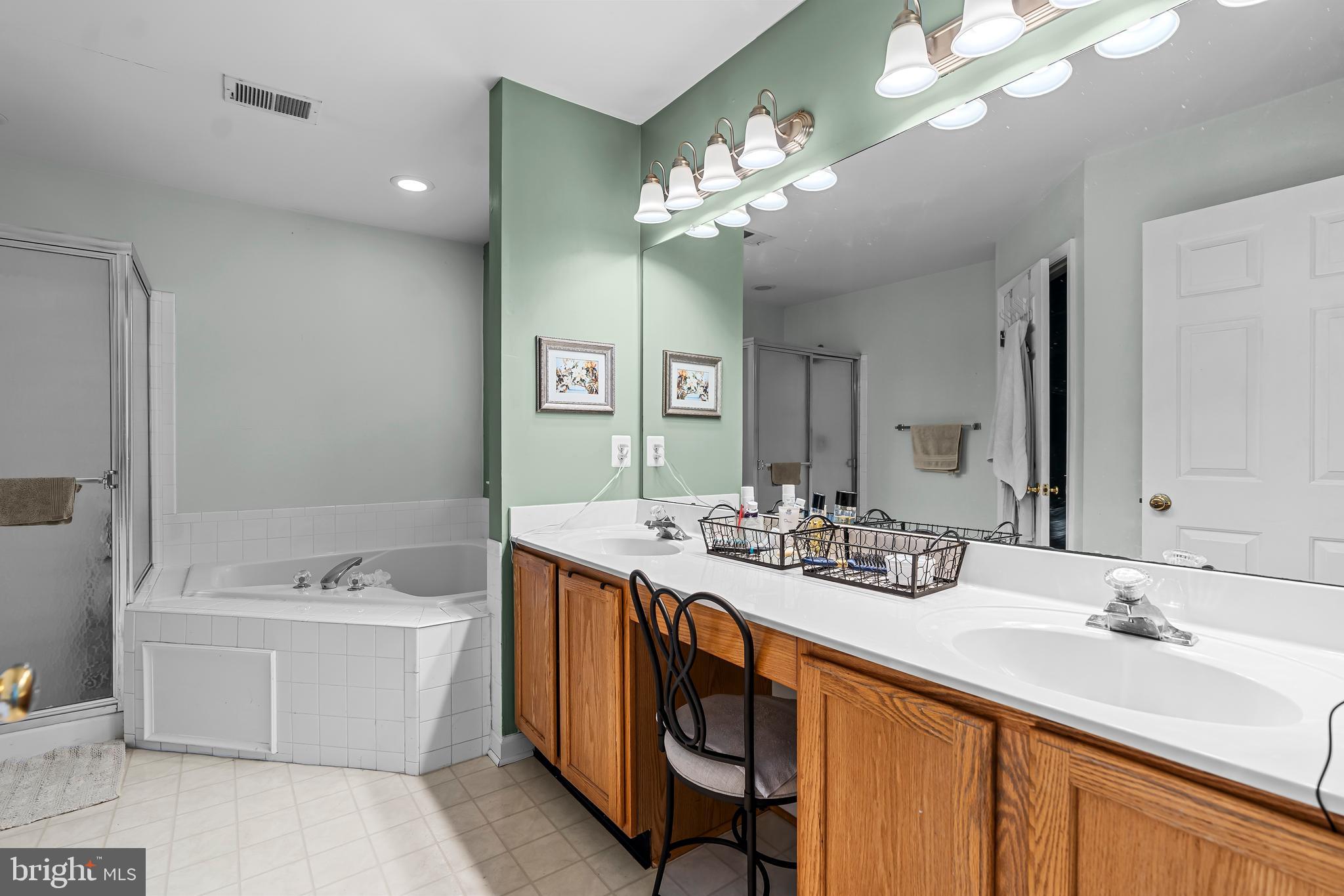 CAMBRIDGE FARMS - Residential