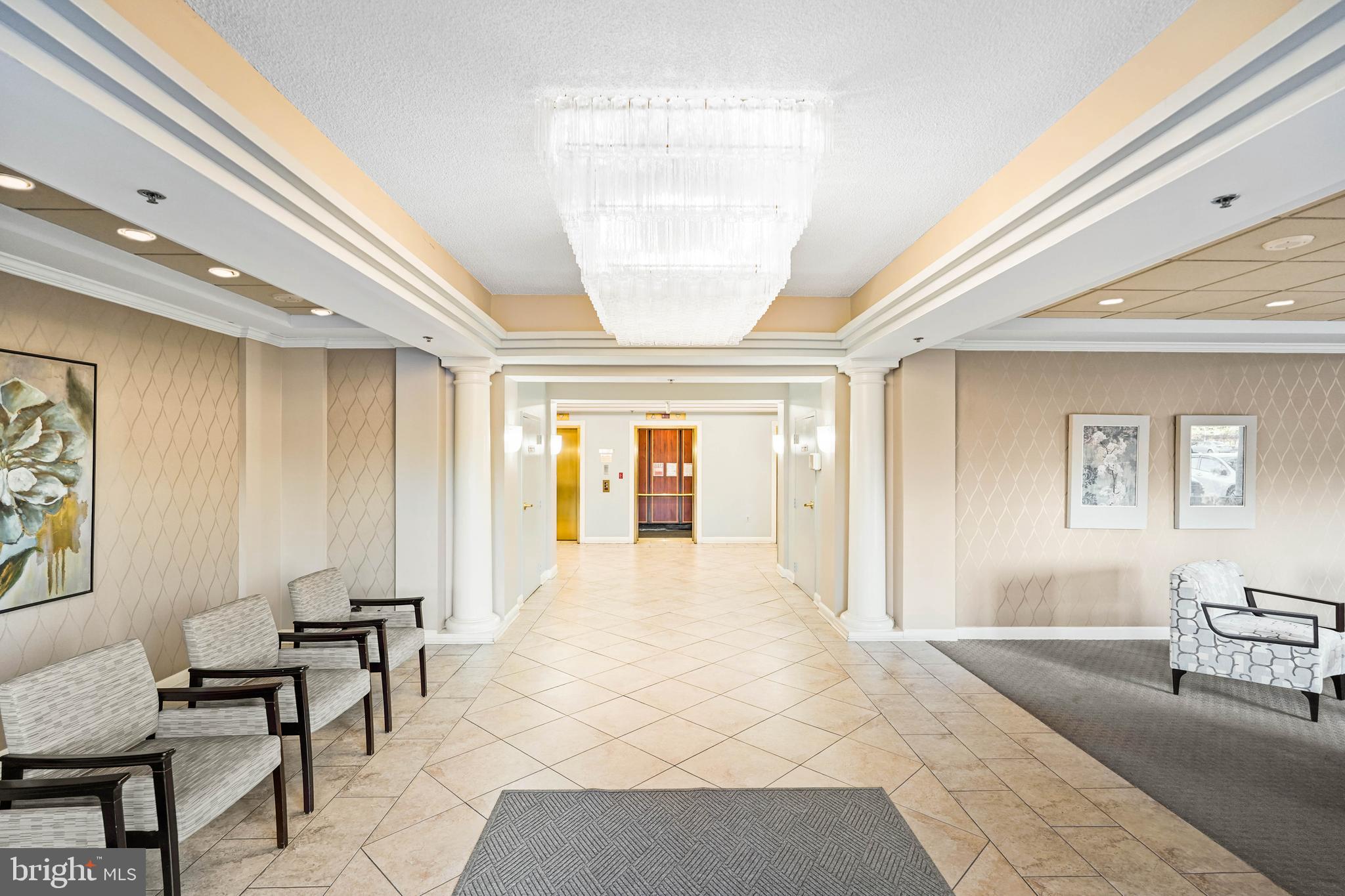 VANTAGE POINT EAST @ LEISURE WORLD - Residential