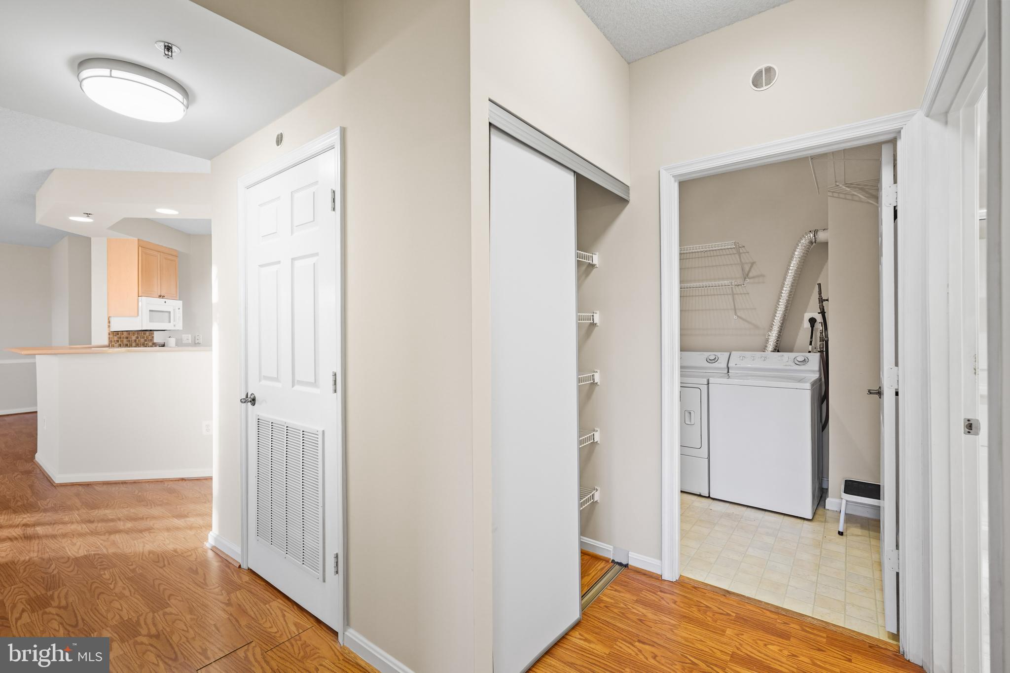 VANTAGE POINT EAST @ LEISURE WORLD - Residential