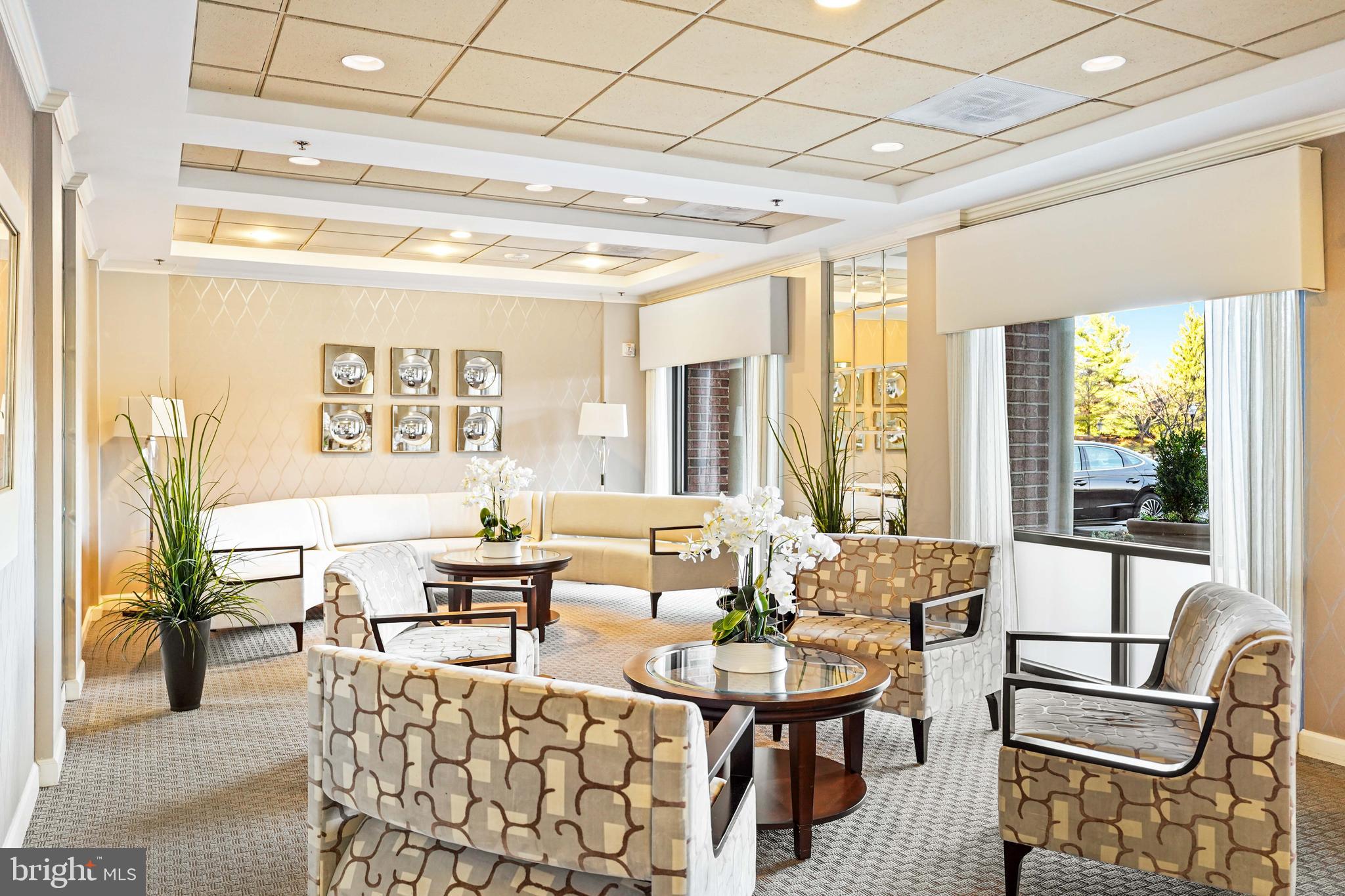 VANTAGE POINT EAST @ LEISURE WORLD - Residential