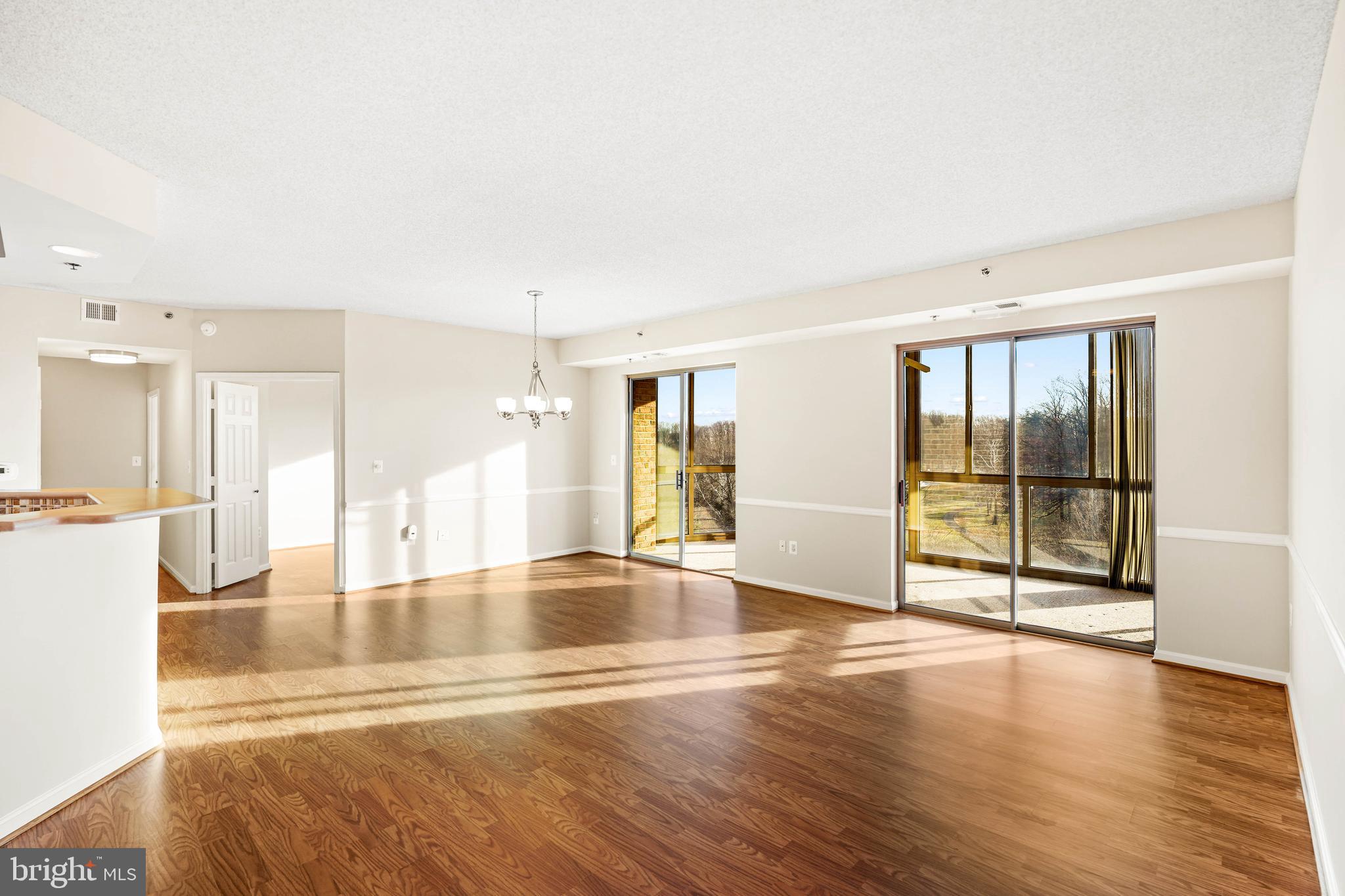 VANTAGE POINT EAST @ LEISURE WORLD - Residential