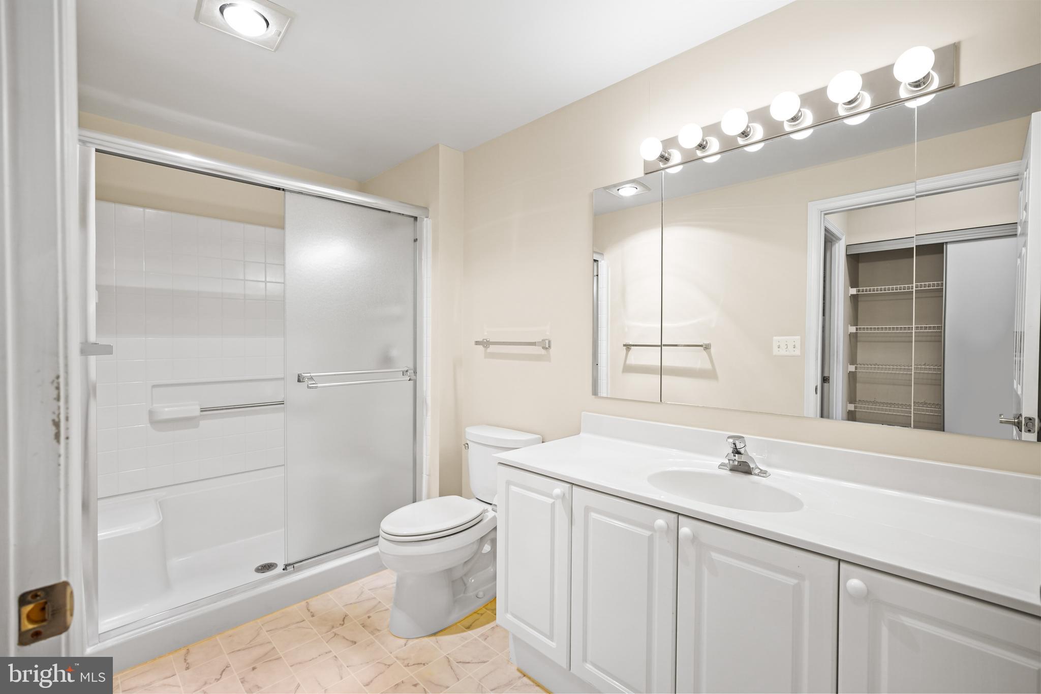 VANTAGE POINT EAST @ LEISURE WORLD - Residential