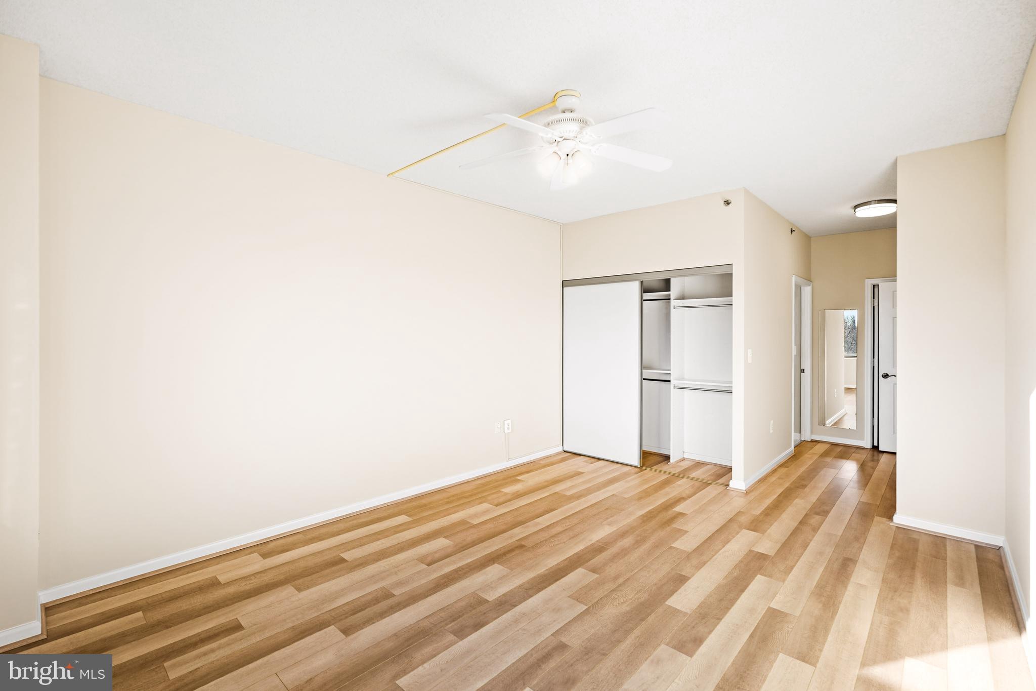 VANTAGE POINT EAST @ LEISURE WORLD - Residential