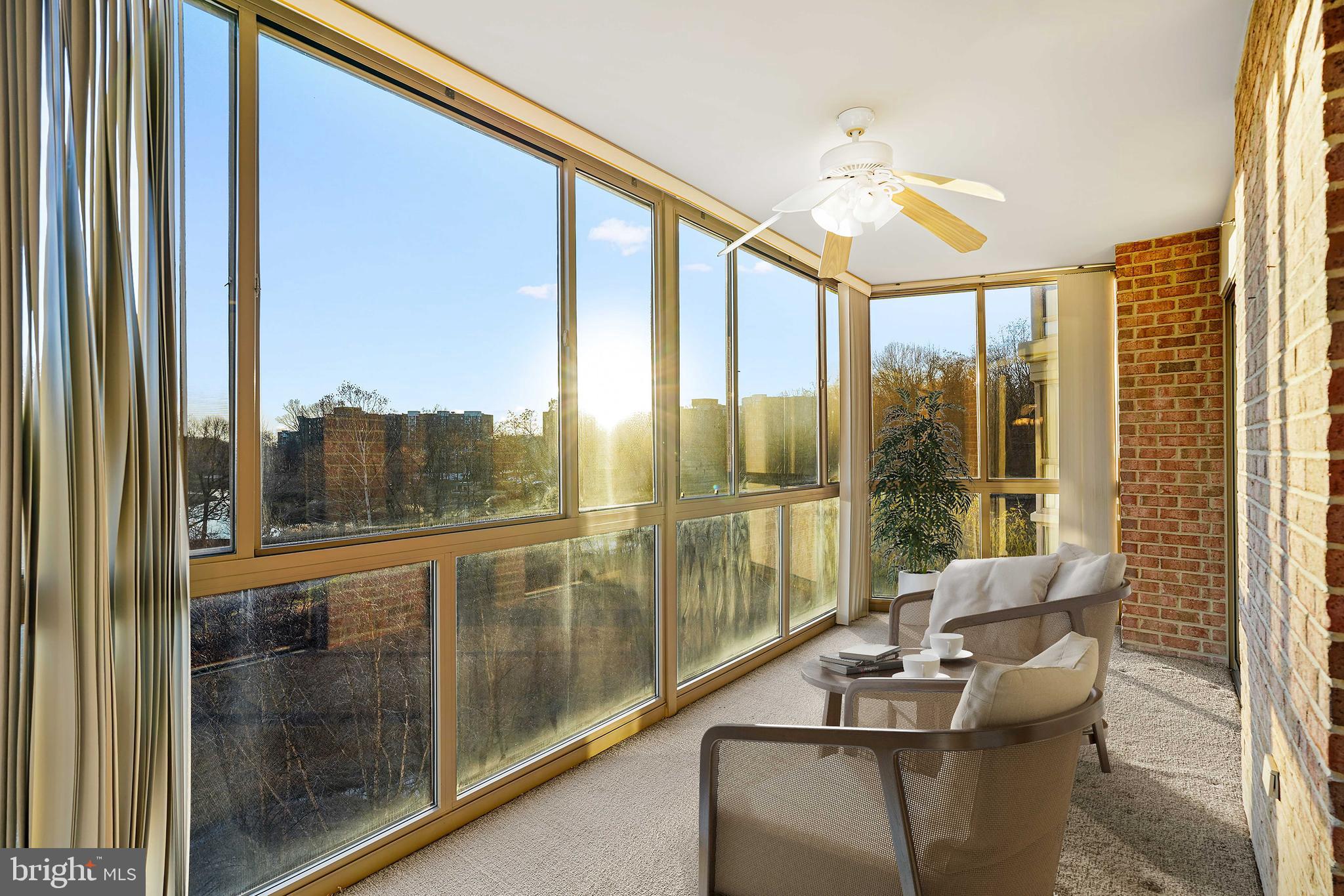 VANTAGE POINT EAST @ LEISURE WORLD - Residential