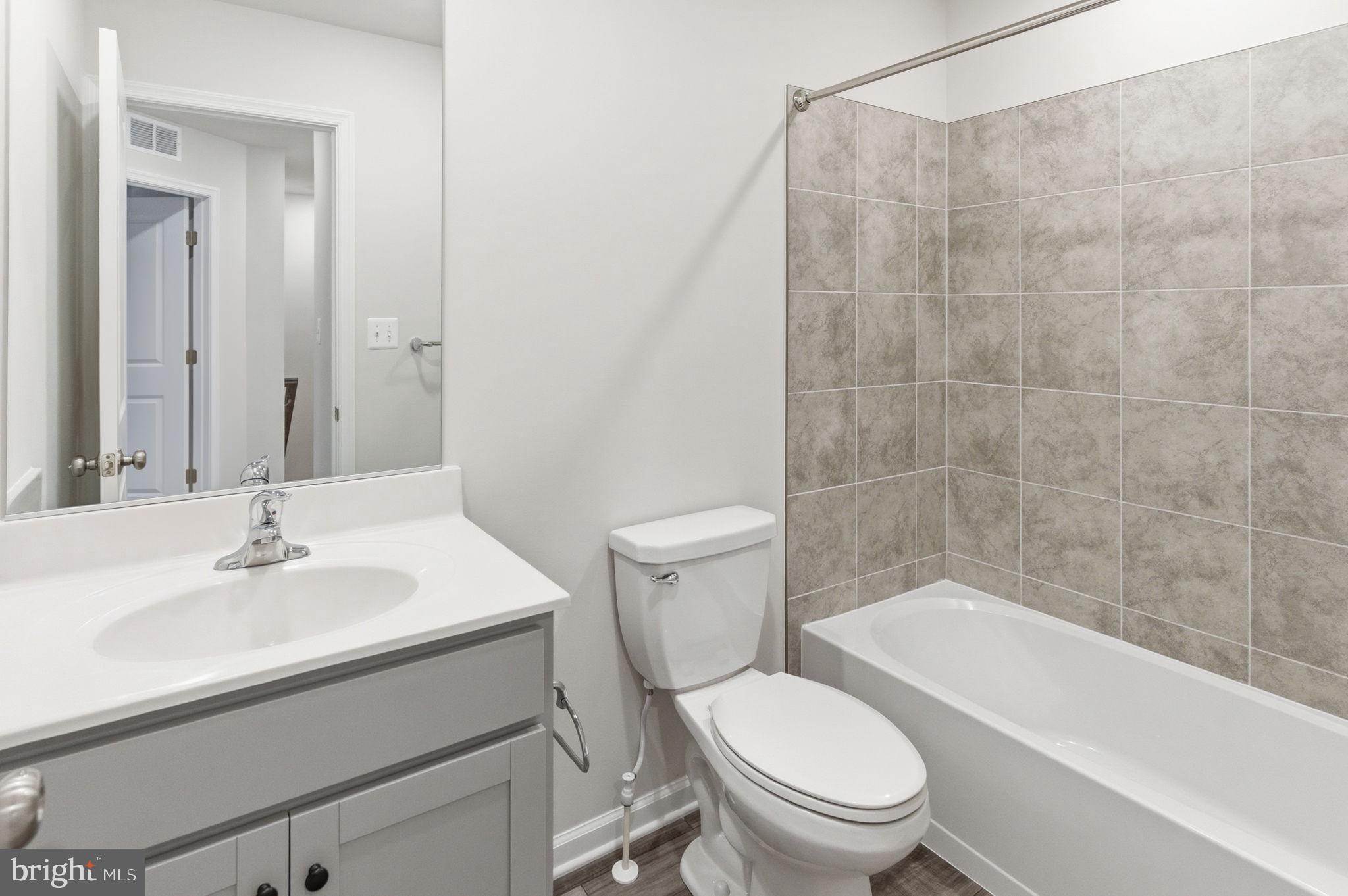 RED CLOVER MEADOWS - Residential Lease