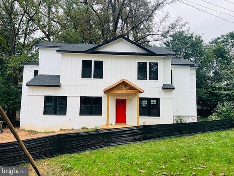 608 LAURA DRIVE FALLS CHURCH VA 22046