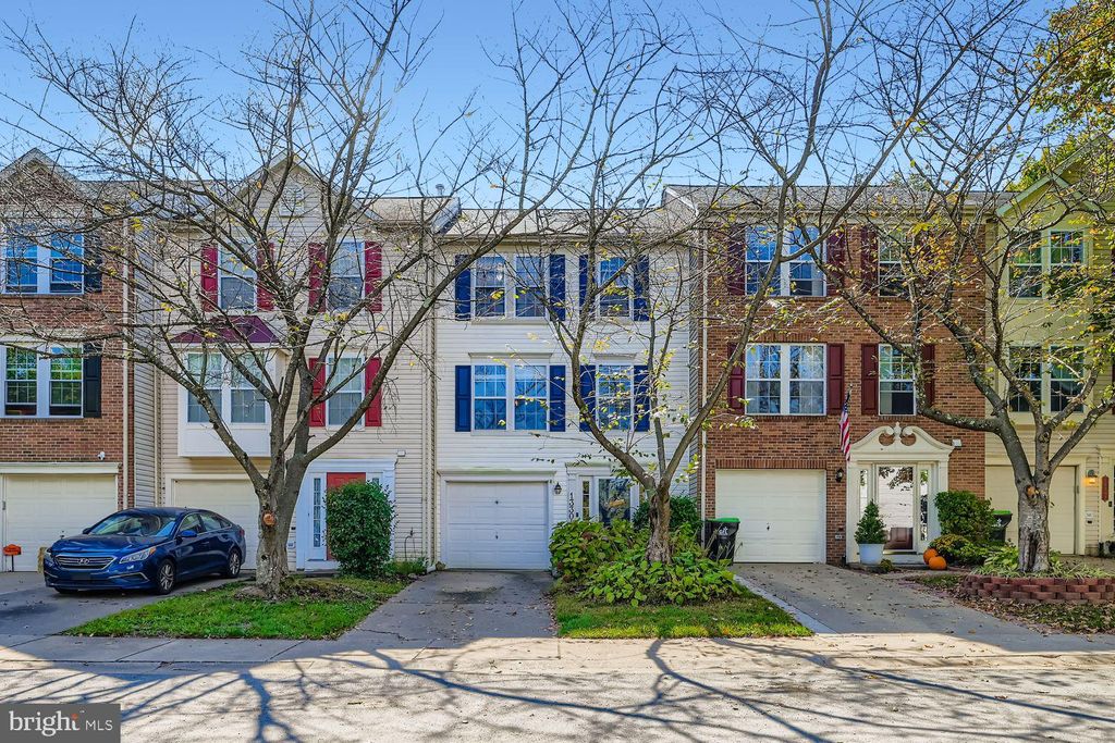 Photo of 13304 Rising Sun Lane, GERMANTOWN, MD 20874 (MLS # MDMC2203156)