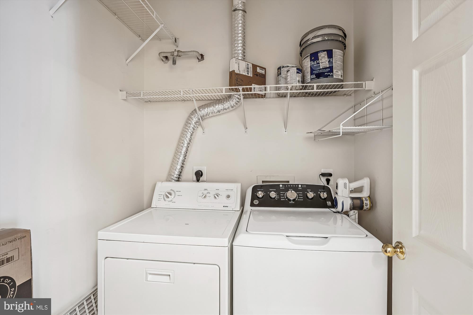 RANDOM HILLS - Residential