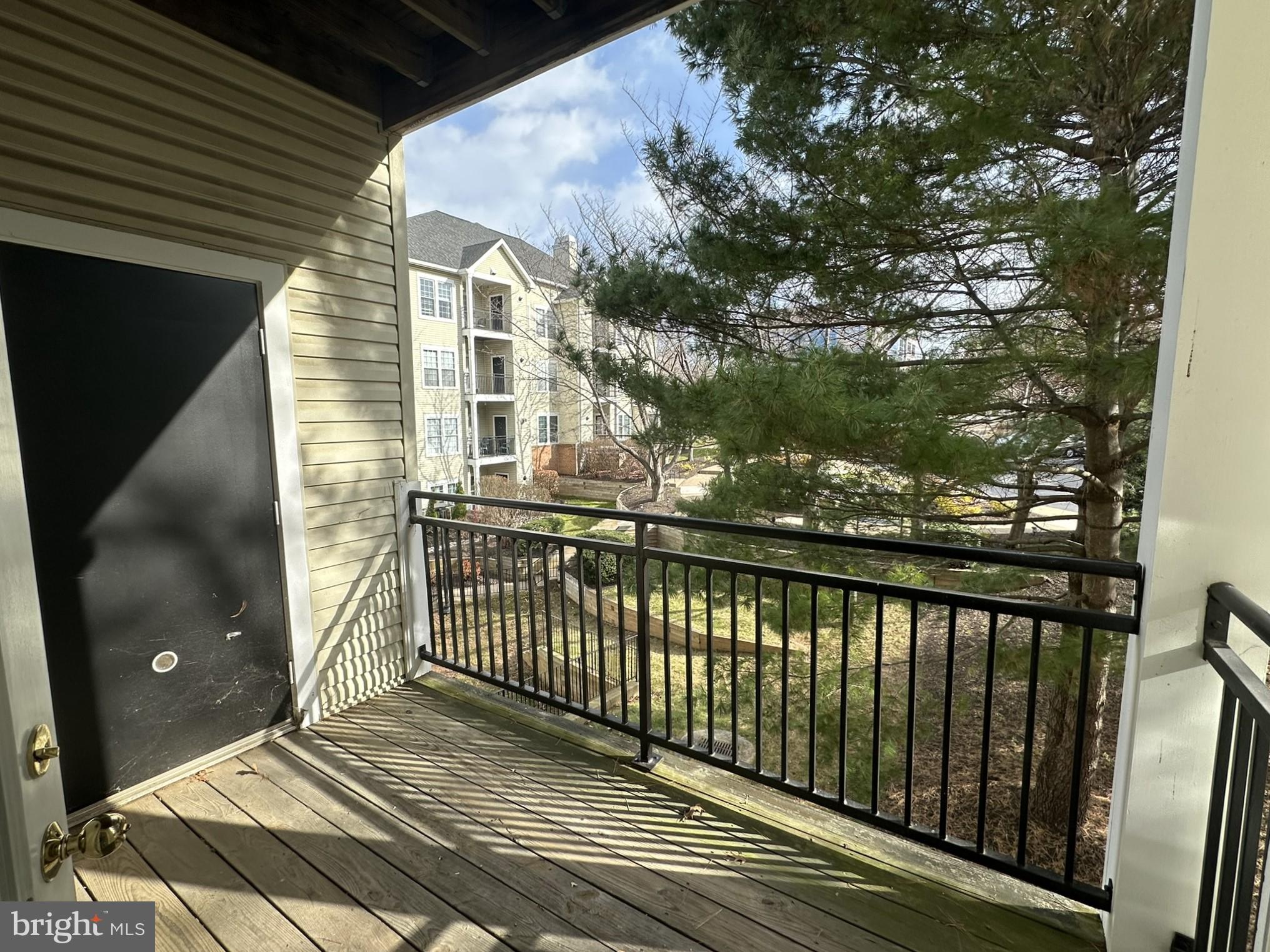 4131 FOUNTAINSIDE LANE J204