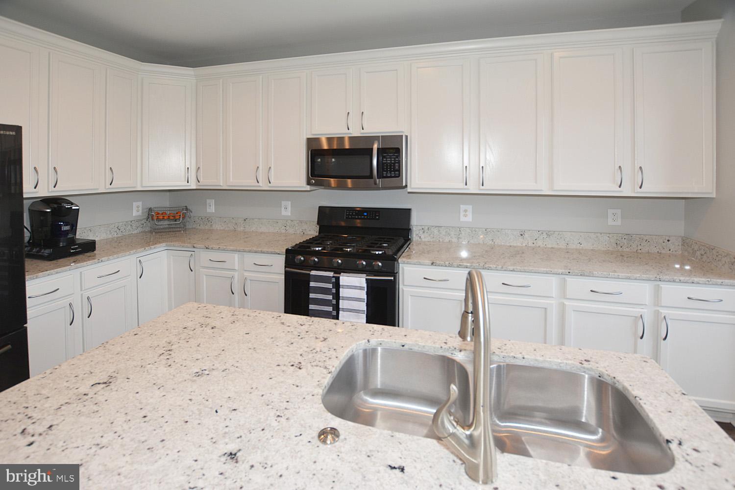 ISLAND CREEK - Residential