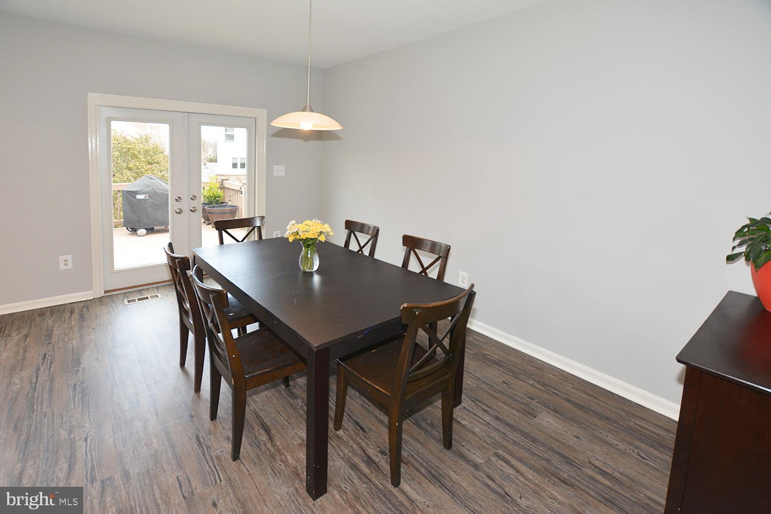 ISLAND CREEK - Residential