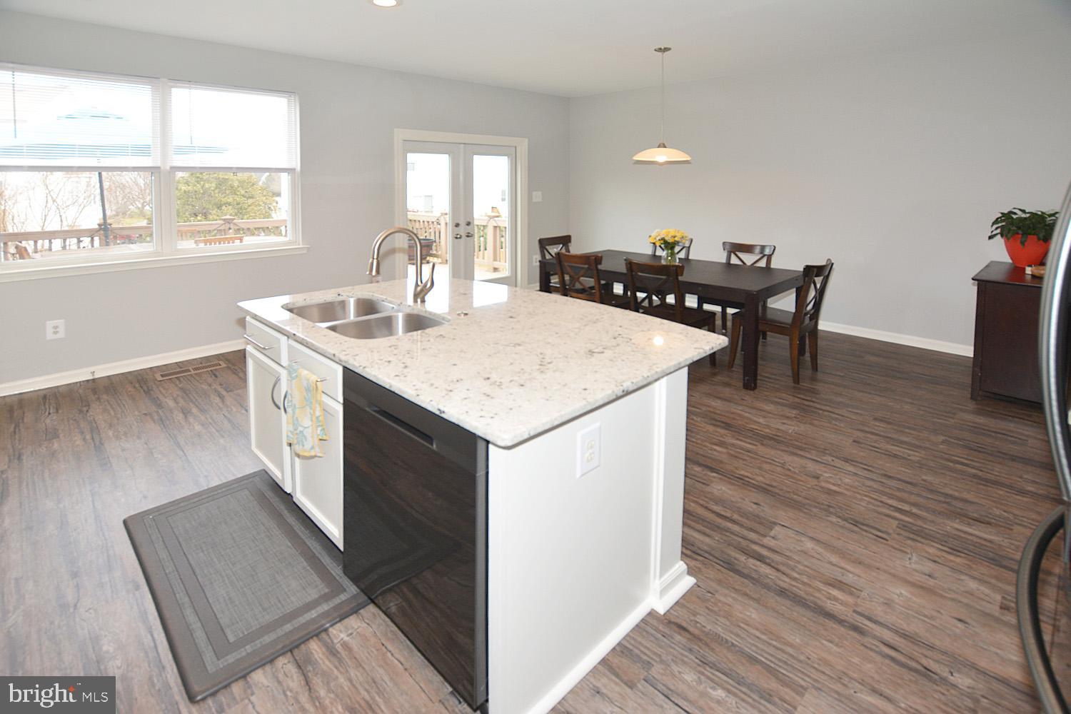 ISLAND CREEK - Residential
