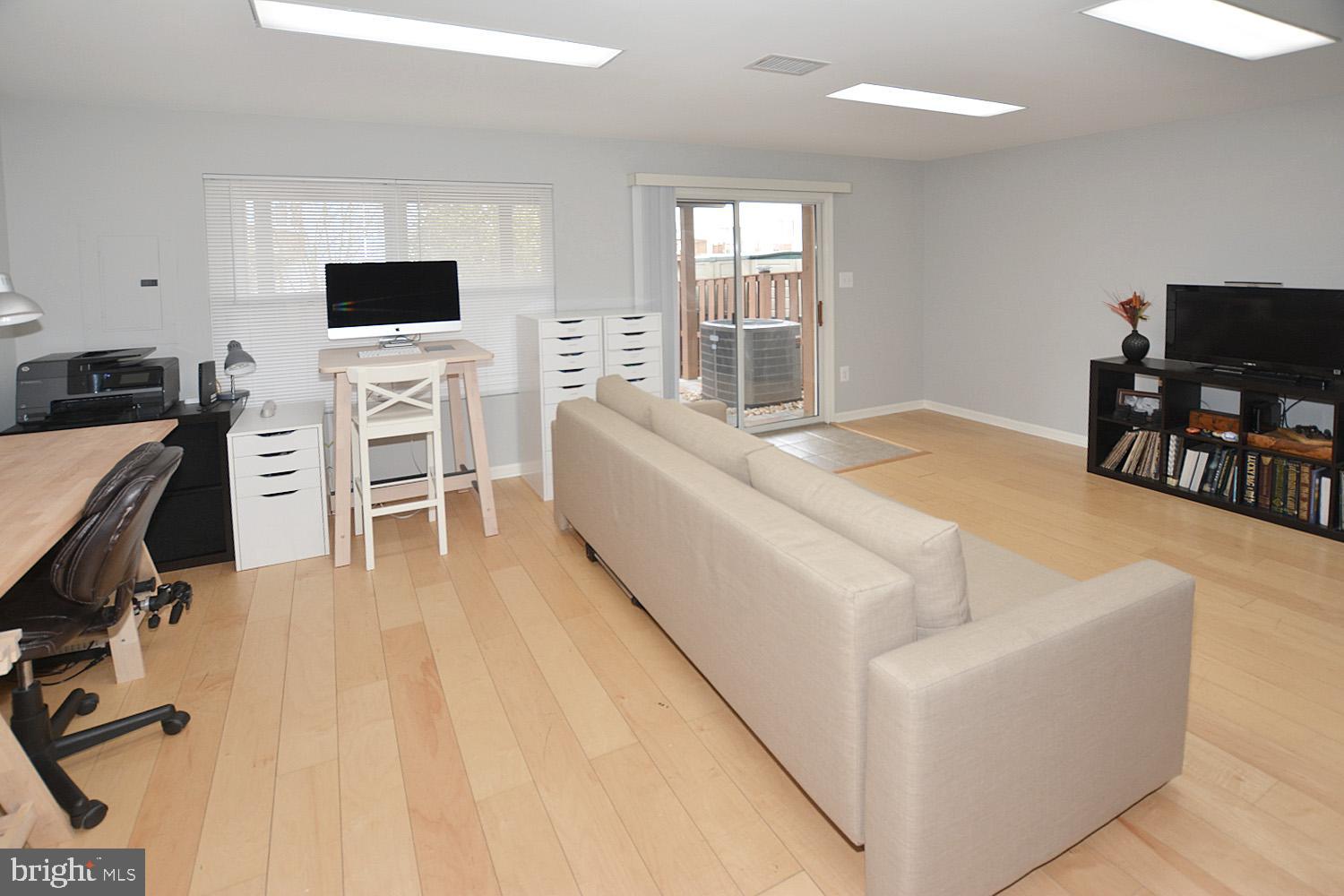 ISLAND CREEK - Residential