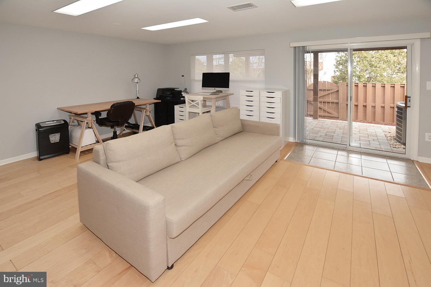 ISLAND CREEK - Residential