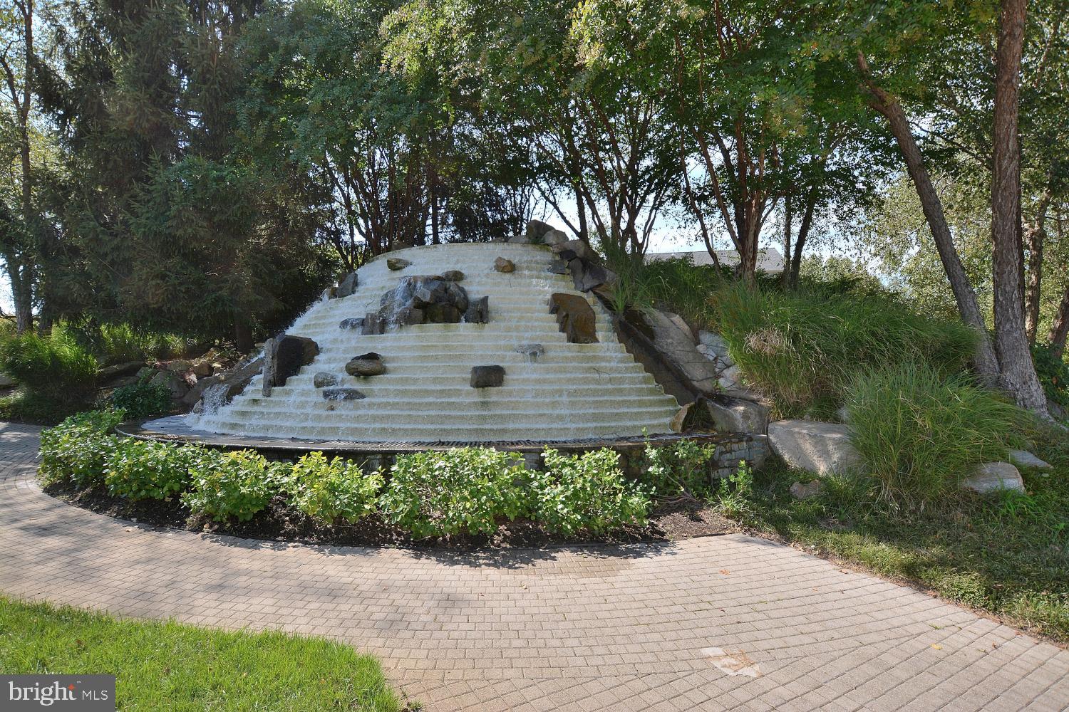 ISLAND CREEK - Residential