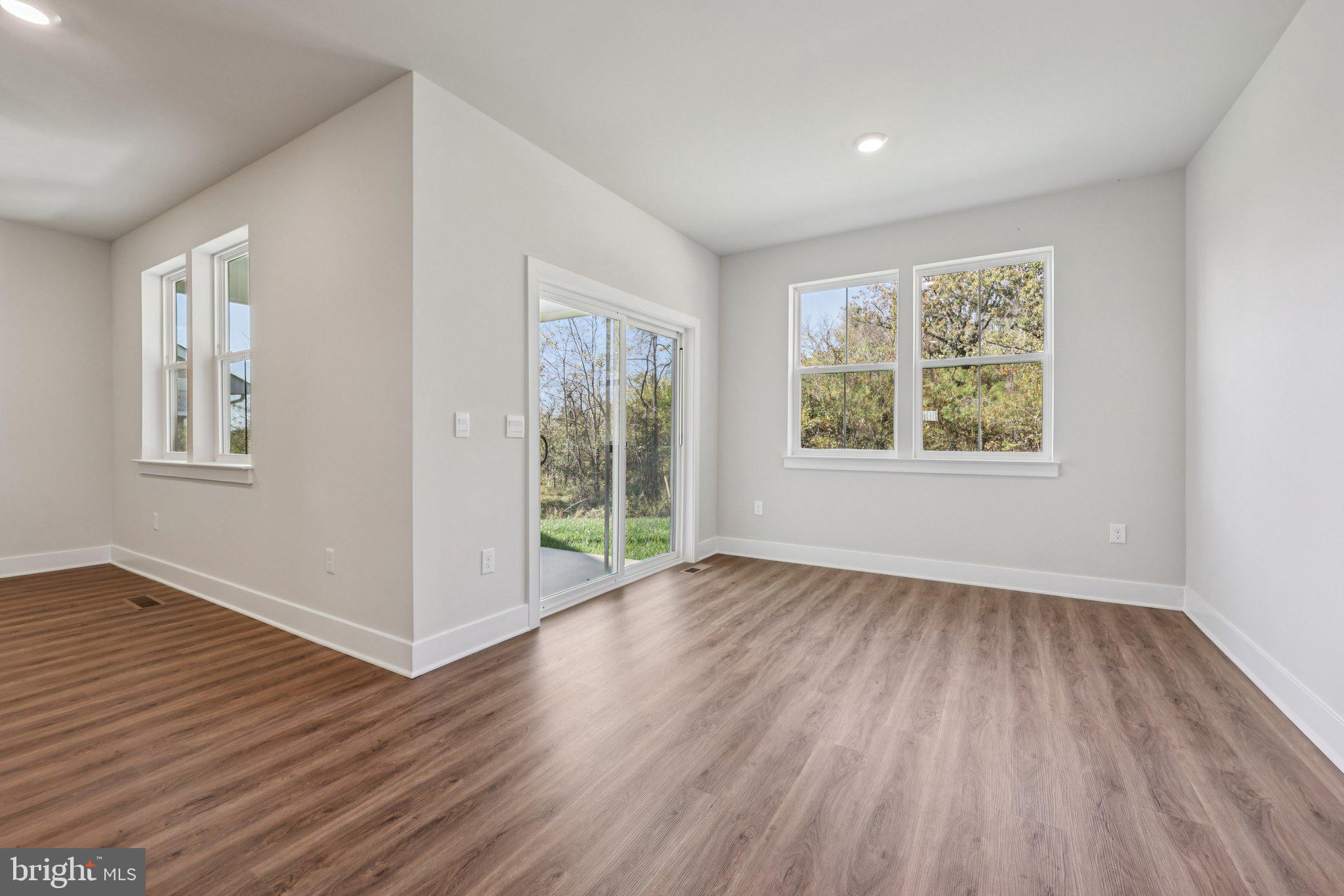 WILLOW RUN - Residential