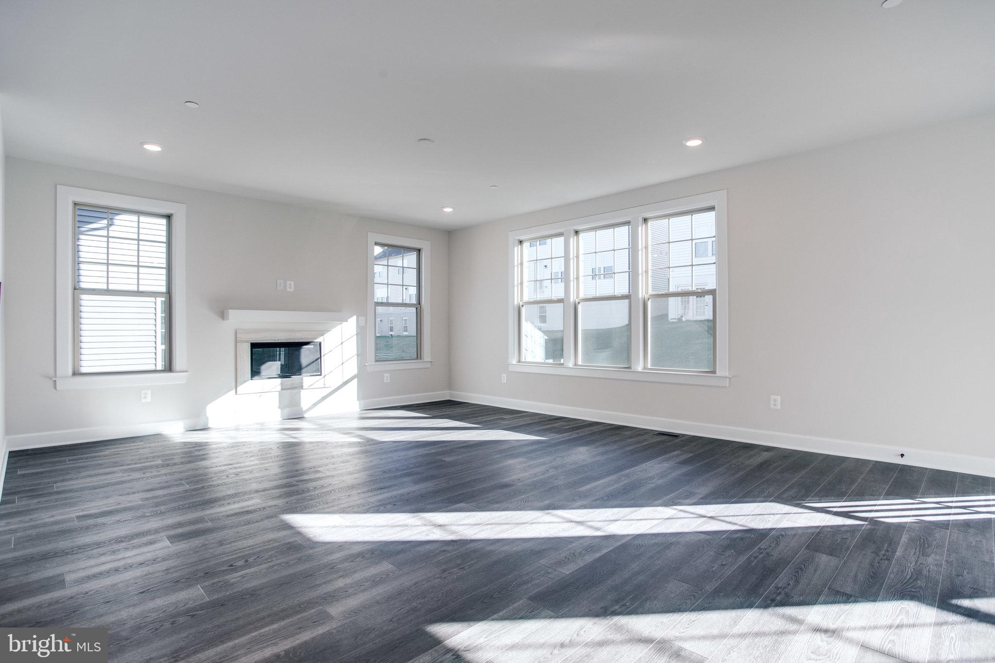 LAKE LINGANORE OAKDALE - Residential