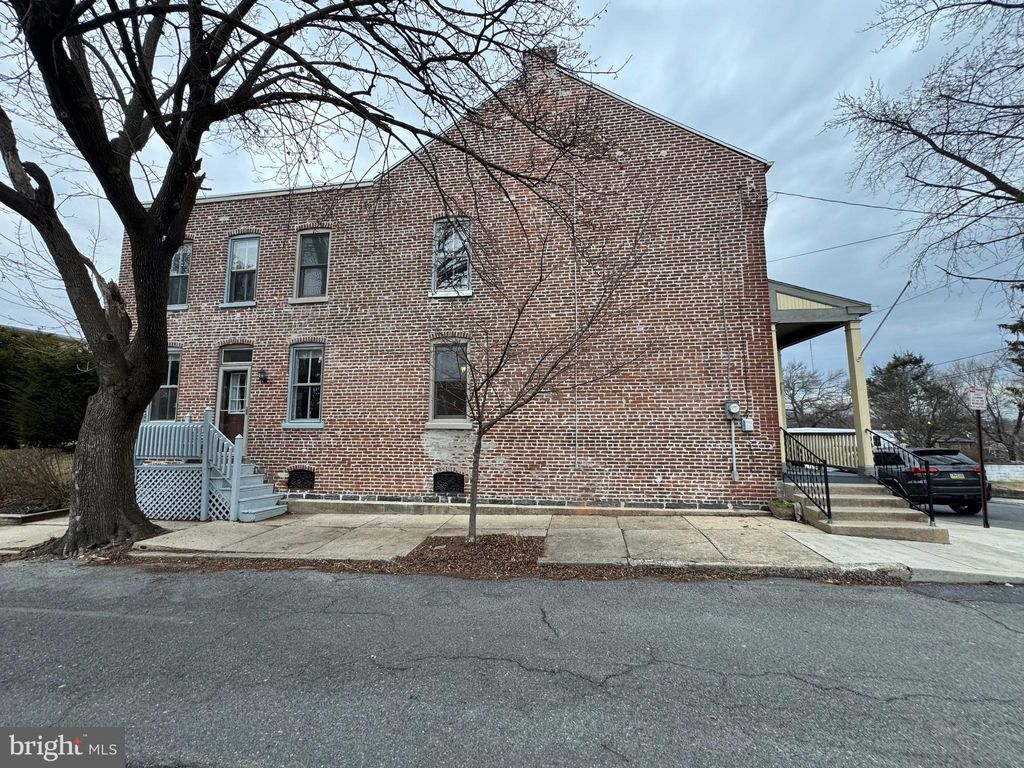 Photo of 240 Laurel Street, LANCASTER, PA 17603 (MLS # PALA2081856)