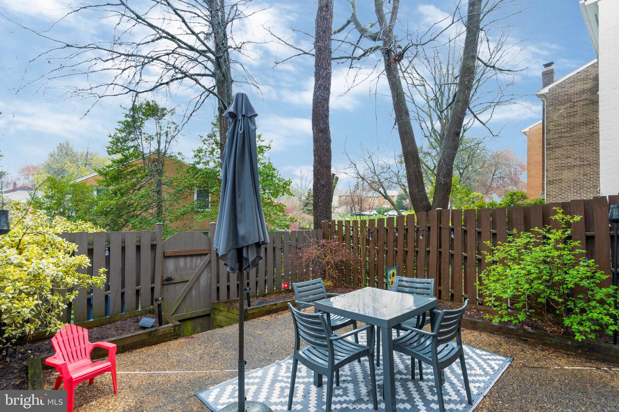 STRATHMEADE SQUARE - Residential