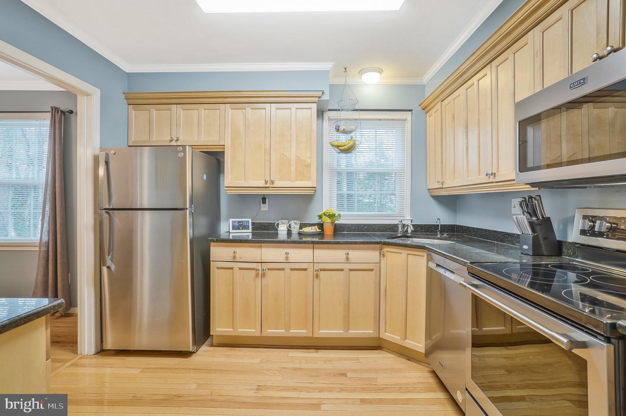 STRATHMEADE SQUARE - Residential